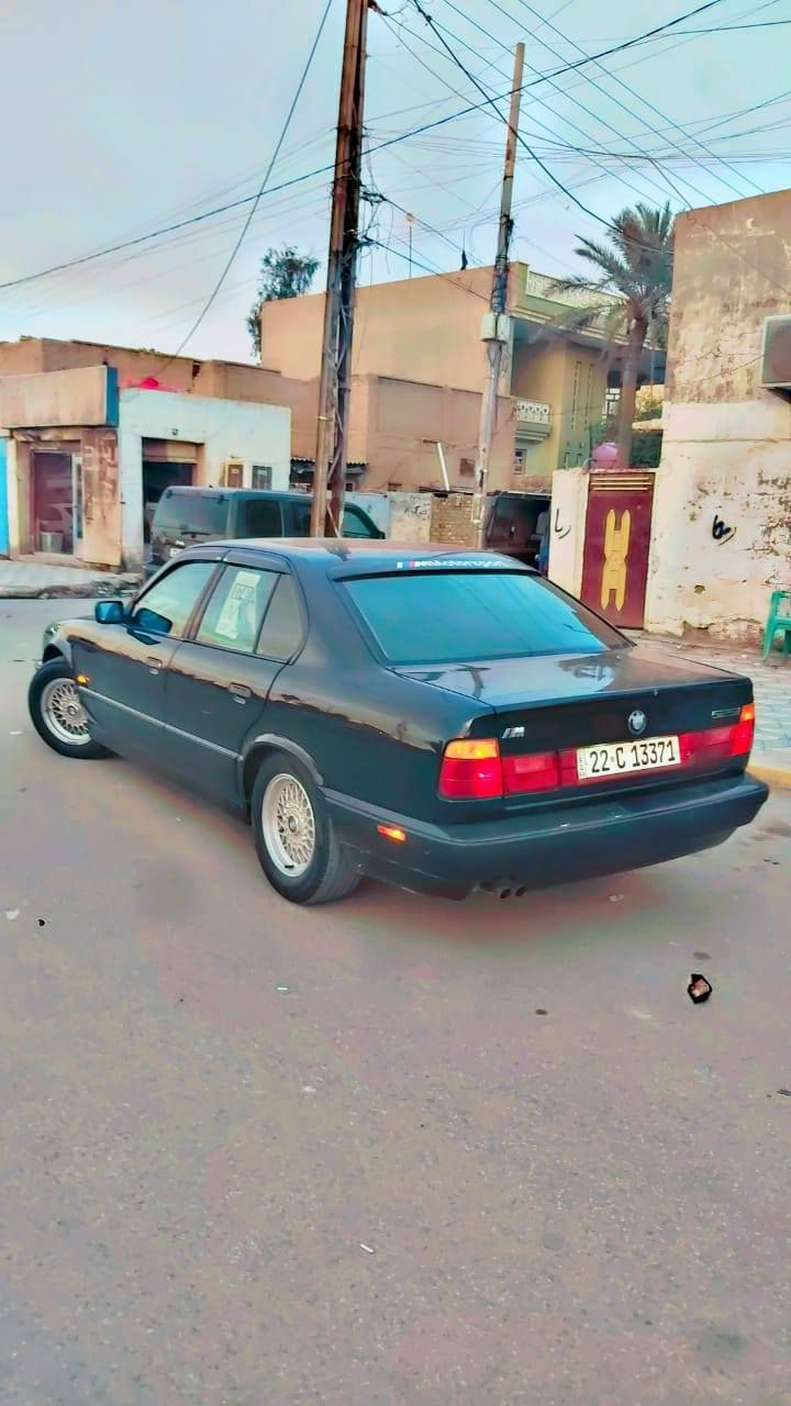 السلام وعليكم اللبيع BMW أصل 525 وارد ياباني بدون سلايد داخل اسود جلد السياره باسمي تحويل مباشر السياره جاهزه من كل النواحي ما بيها أي نقص مكاني واسط الصويره وهذا رقمي 

***********
***********
