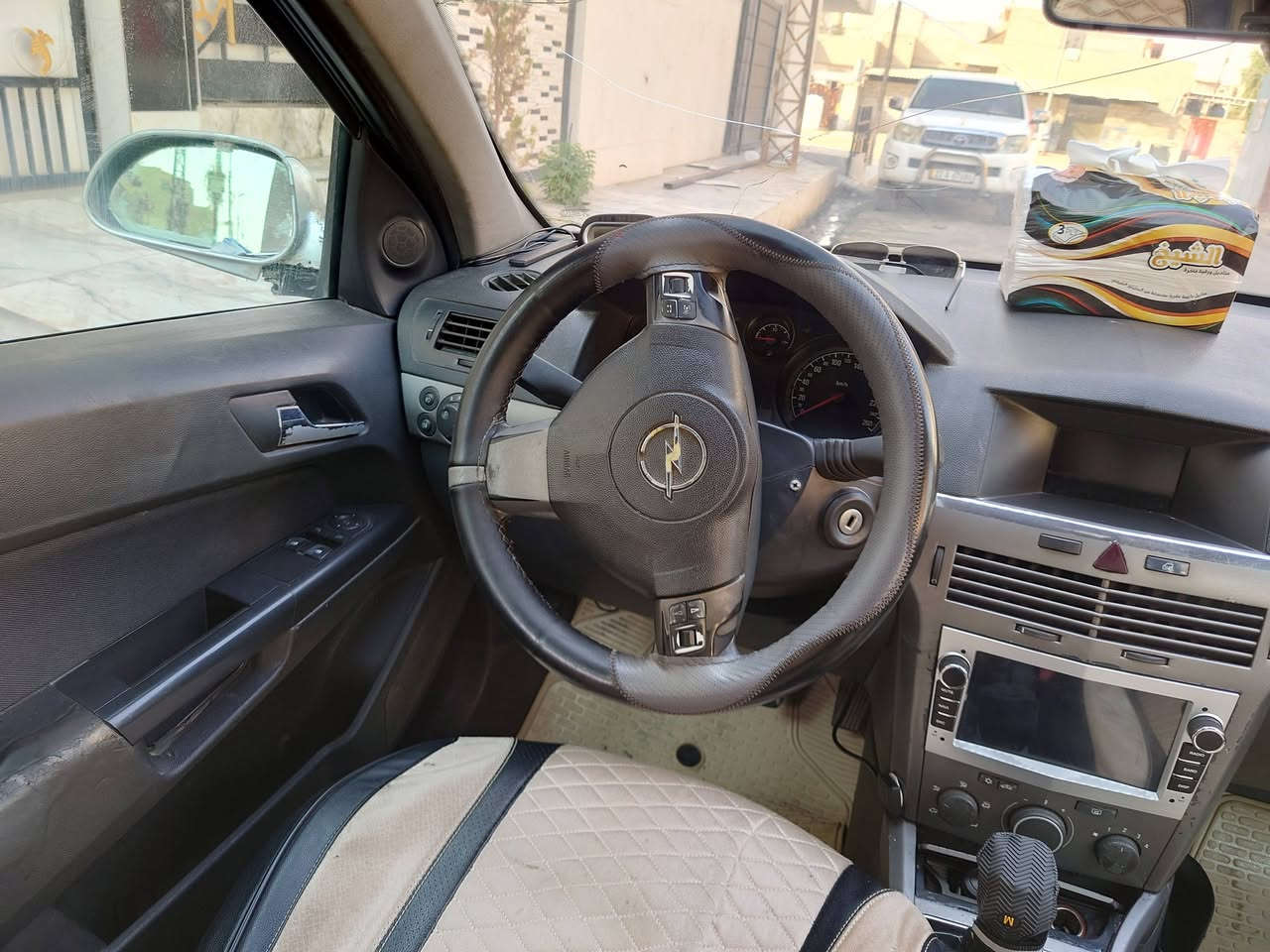 أوبل أسترا هاتش باك الماني موديل 2006
السيارة حلوة بدون صبغ بدون دعم 
مواصفاتها 
تحكم ستيرن شغال 
جامات الاماي كهرباء 
شاشة أندرويد كار بلي 
كامرة 
محرك ١٦ وكير عادي شرط المحرك دوش المرغوب 
تحكم لايتات شغال يعلي ونصي 
نضام الإشارة طكتين 
سستم سماعات أصلي مع تويترات مع دمام داخل الدشبول يعني الصوت جدا جميل 
الصندوق كهرباء 
تبريد السيارة فقط ربط وايرات يعني بيها غاز كامل ومنظومة جديدة
تدفئة شغالة تقسيمات البوابات شغالة الفان فول
قفل مركزي بلادي 
هندريك شغال ينرادلو عيار فقط 
السيارة شرط التحويل غرامات صفر رقمها أبو الفسفور يعني ما يكلف التحويل بعتبار رقم ألماني 
هاي كل التفاصيل اقراها زين اتصل أو أرسلني و بالخدمة 
سعر السيارة علق أي شي يصلك السعر على الخاص مو احتكار للسعر لكن المنشور بدون تعاليق يندفن وماليا واهس انشر مرة ثانية وتحياتي للجميع ***********
*********** بي واتس آب
