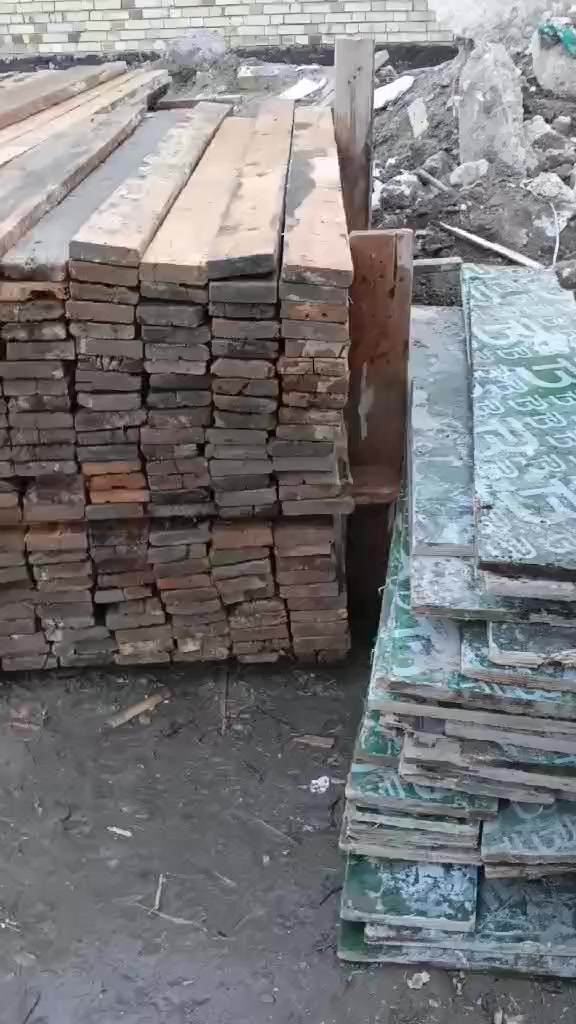 السلام عليكم قالب خشب للبيع العدد 13مكعب شغله وحده المكان حله الاستفسار ***********
