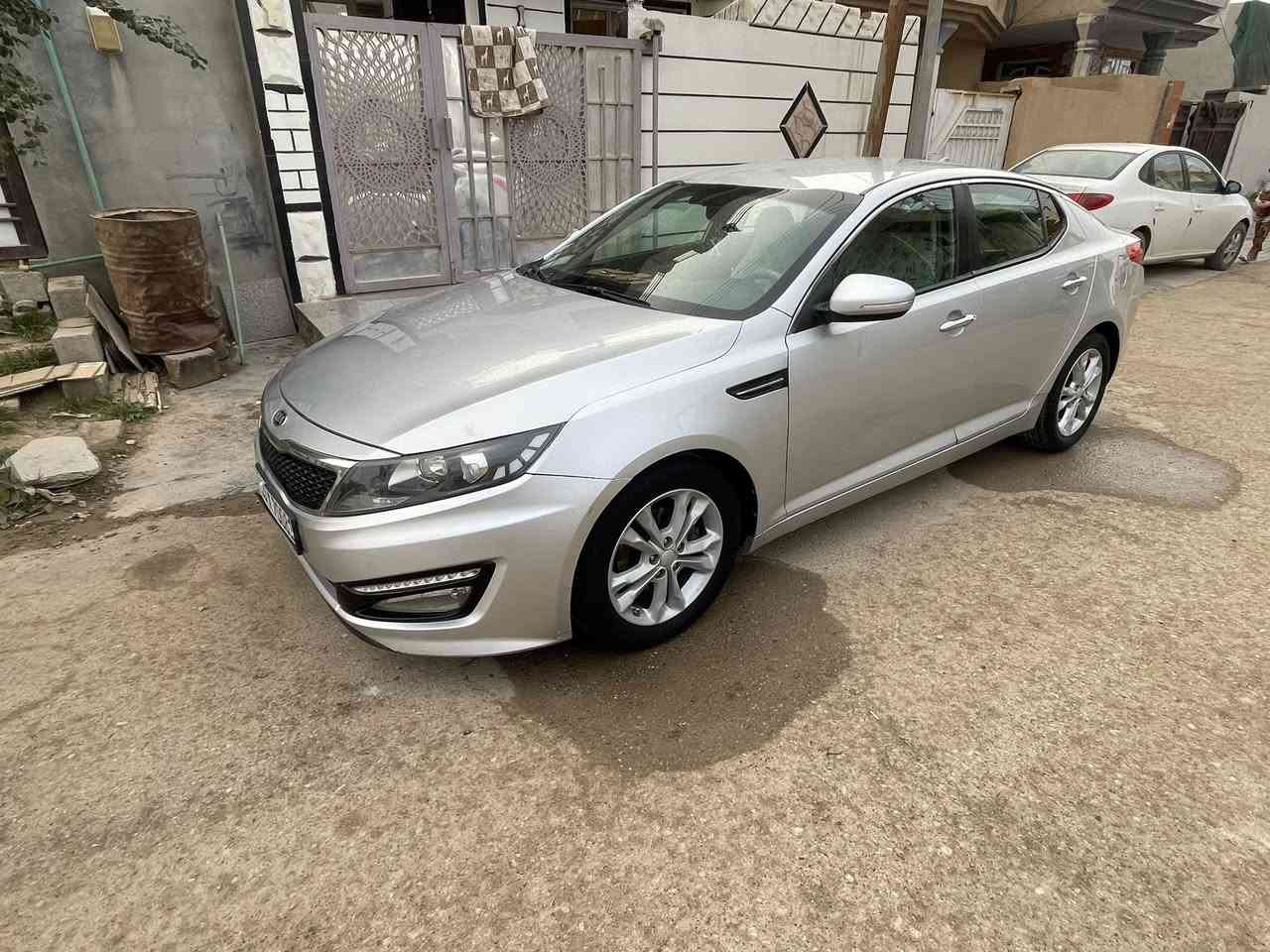 السلام عليكم
للبيع كيا الوتمه مديل ١٣ رقم ديالى الدولي رقم سنويه جديده وارد امريكي السونار مع الصور موصفات 

بصمه 

كشن جلد 

تبريد قطعتين  

تحكمات اربعه جهات 

اشاره بالمري 

شاشه وكامره وبعد بيها بيها موصفات بكان السياره ديالى المقداديه 

الاتصال على الرقم *********** السعر ١٠٠ وبيها مجال
