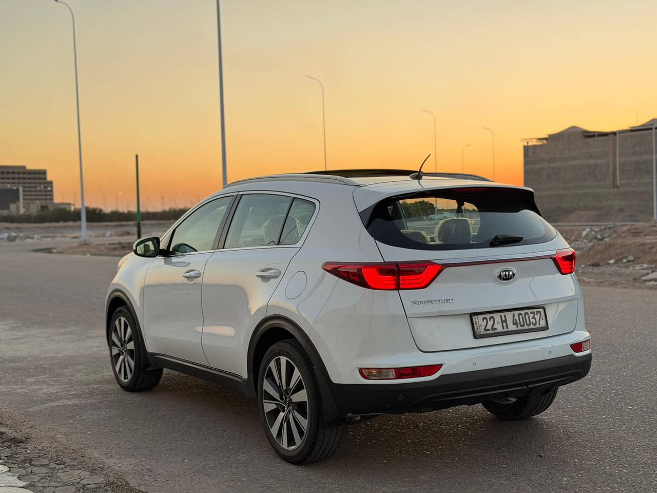 السلام عليكم 
كيا سبورتجً 2018. خليجي
فول مواصفات 1/1 محرك 2000 دوش
ماشية 60  كيلو
جاهزه السياره تبريد كير محرك حداديه تخم تاير. مواصفاتها فول (بصمة شاشه حساس بنراما تحكم ستيرن كشنات كهربائيه مرايات شفط. رقم شمالي سنويه جديده

مكاني بصره 
شراي يتصل
***********
