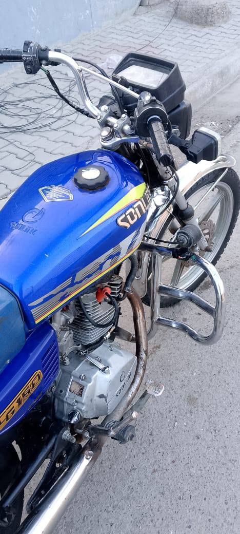 سيفان موديل 23 
مكينة نظيفة ناعمه مخمته 23
كهربائيات كلها شغاله نكره 
بغداد الحسينيه ***********
375
