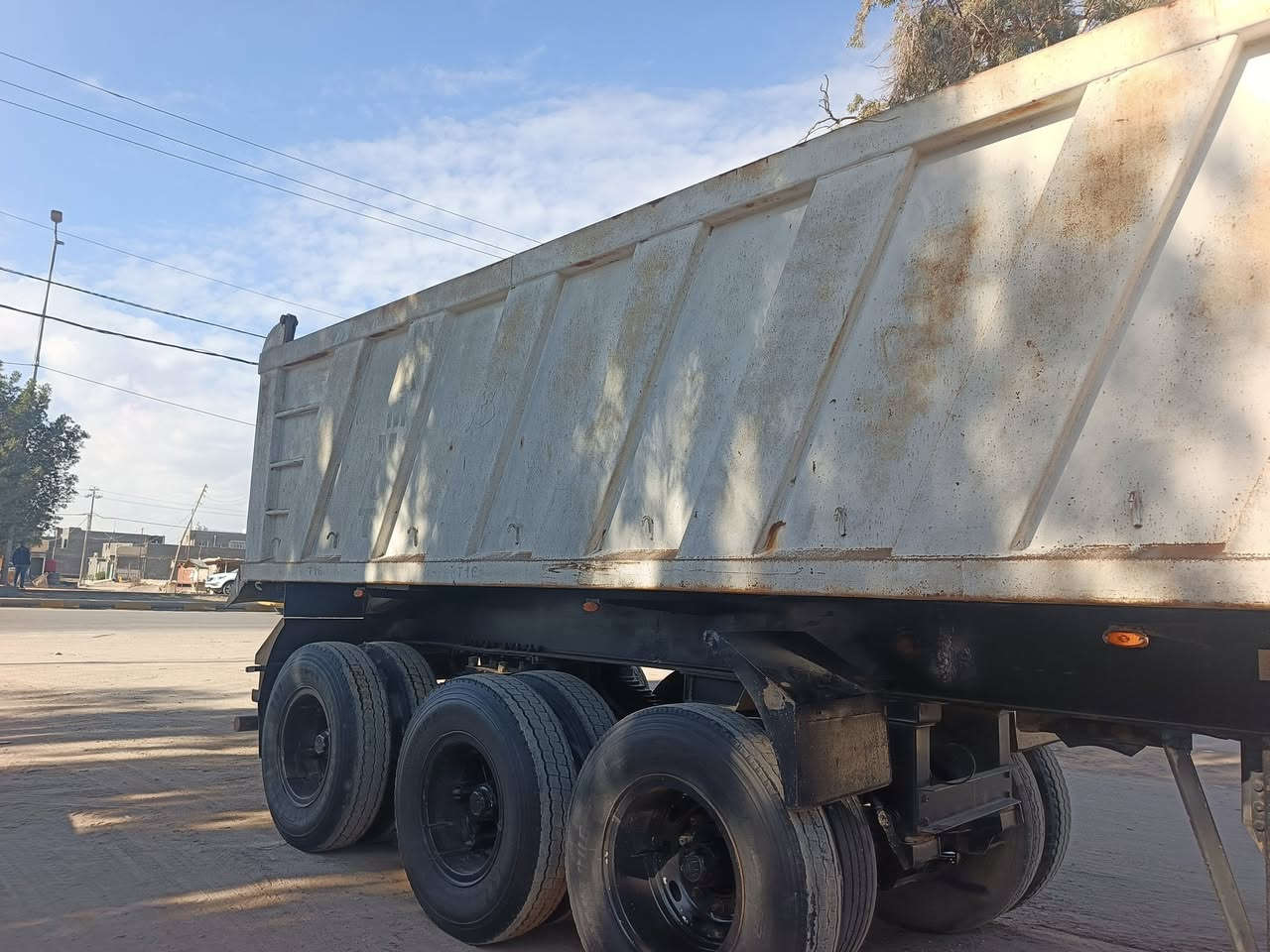 سلام عليكم عربانه البيع اماراتي ٢٠١٠ تخم تاير براد /16/ ثالث تعليك صفاح كاعيه جديده كهرباء بلادي الستفسار***********
