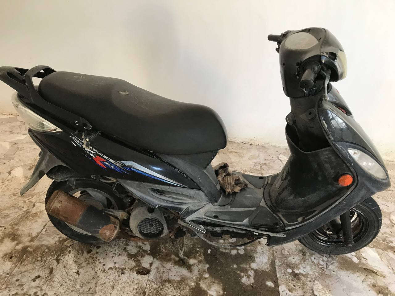 للبيع دراجة جي فور 

ما مفتوحة 

نظيفة 

دراجة قوية وتتحمل

نكرة سلف (ما بيها هندر)

باتري جديد وسلف جديد 

السعر ٤٧٥ وبيها مجال 

المكان: ناصرية التضحية. 

للتواصل: ***********
