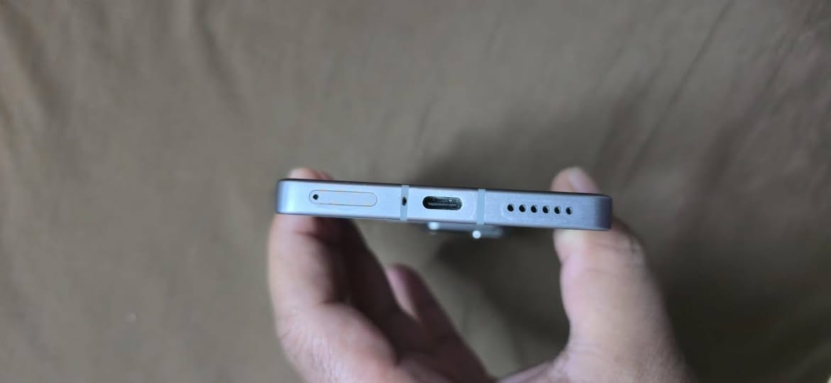 ‏🔥 للبيع | Infinix Note 50 Pro+ 5G 🔥
‏📱 انفنكس نوت 50 برو بلس 5G
‏⚙️ المعالج: معالج قوي جداً مخصص للألعاب الثقيلة والأداء المستقر.
‏🎮 ببجي (PUBG): يدعم تشغيل اللعبة حتى 120 فريم بسلاسة.
‏💾 التخزين: 256GB مساحة داخلية.
‏🧠 الرام: 12GB RAM مع توسعة افتراضية حتى 24GB.
‏📸 الكاميرا: كاميرا احترافية مع عدسة Periscope وتقريب حتى 100X.
‏🔋 البطارية: بطارية كبيرة تدوم طوال اليوم.
‏⚡ الشحن السلكي: شحن فائق السرعة بقوة 100W.
‏🔌 الشحن اللاسلكي: يدعم الشحن اللاسلكي السريع بقوة 50W.
‏🔊 الصوت: سماعات ستيريو مزدوجة بصوت نقي وقوي.
‏💰 السعر: 400,000 دينار عراقي (السعر نهائي وما بي مجال)
‏📍 الموقع: بغداد – حي أور
‏📞 للاتصال والاستفسار: 
‏


**إذا كنت صاحب هذا الإعلان وتريد حذفه لأي سبب، رجاءا أرسل رسالة إلى الدعم الفني**