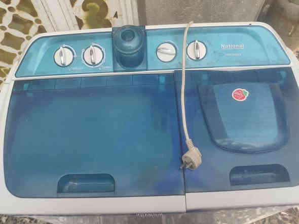 سلام عليكم 
الكيزر شرط الشغل. سعر ٦٥
غساله اوتماتيك شغاله سعر ١٥٠
غساله عاديه شغاله ونظيفه غسل تنشيف.. فقط حوض الغسل بنكط ماي من يم الكير بوكس.  اعتقد يرادله واشر.. مكاني بصره... *********** ابو الخصيب
