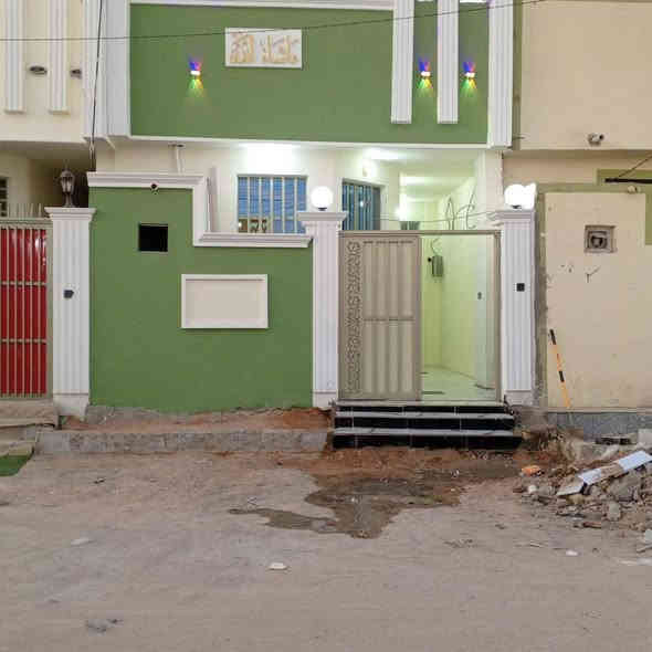 ((((مكتب اليرموك))))
للعقار *********** وتساب
✅ مشمول بقرار التطويب
بيت مساحه 100 متر 
بسعر /35/ مليون مع المجال
موقع /نجف 🏡شارع الحولي 

البناء 🏡 
غرفه /صاله/مطبخ / ستقبال/ صحيات/
بناء مرتب/ اساس + سقف كونكريت + طابوك

ألخدمات 🏡 #بعد_عن_سوق_100م
ماء/كهرباء/مدارس/سوق/تبليط/لحد الباب
والاستفسار أو تصال ***********
