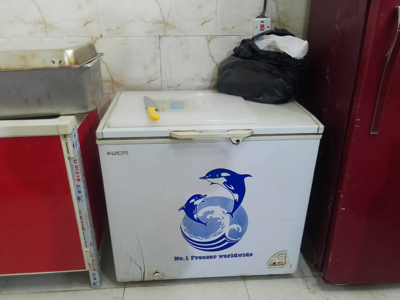 طباخ مع بلانكات وعيون كامل 
قاطع حديد 2متر و 20
مجمده متشتغل 
 ب100الف اليريدهن خل يراسلني مكاني بغداد


**إذا كنت صاحب هذا الإعلان وتريد حذفه لأي سبب، رجاءا أرسل رسالة إلى الدعم الفني**