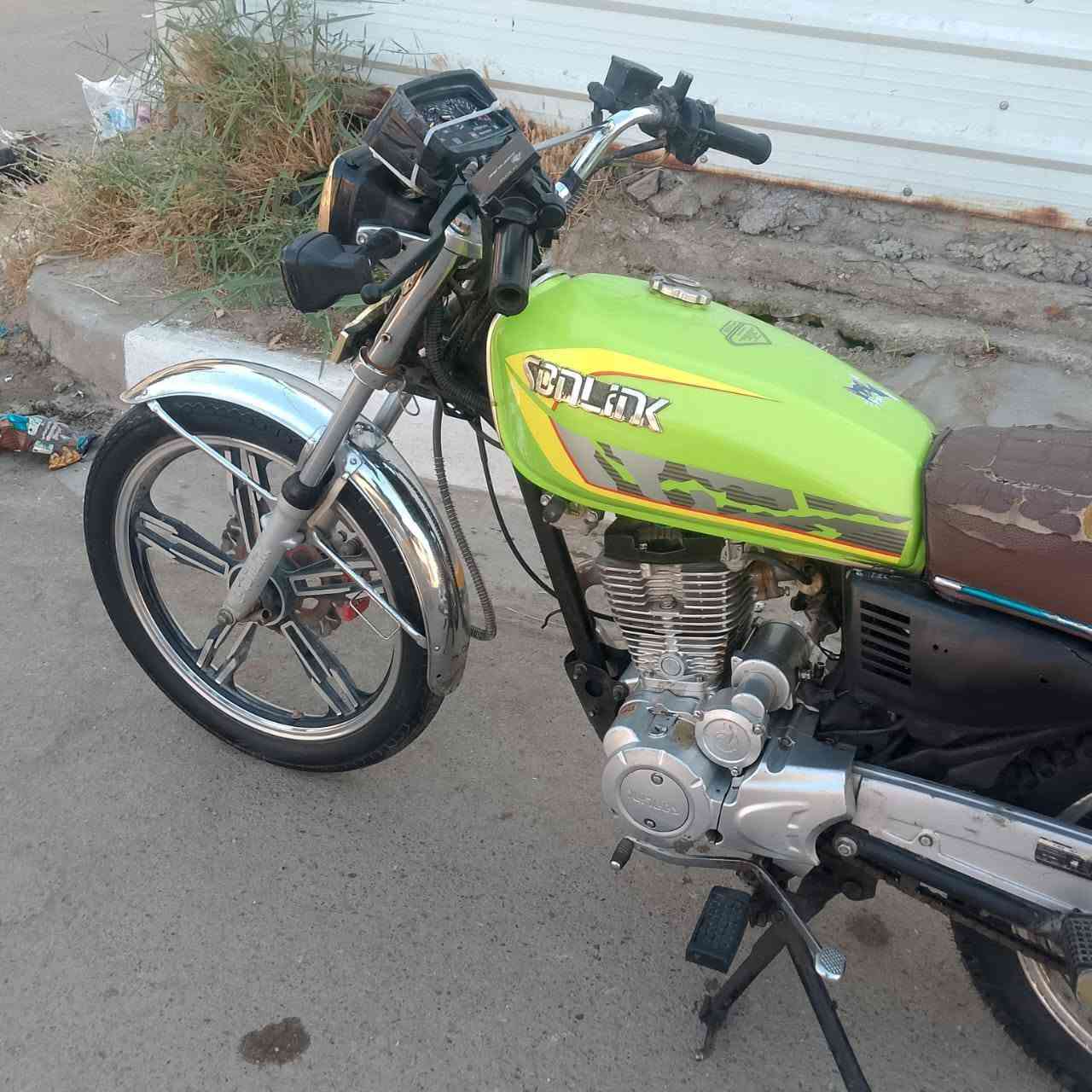 سونك موديل 23
مكينة نظيفة شلعه معدل لا تبخير ولا نضوح 
بس صوت عصافير ..
بغداد الحسينيه ***********
350
