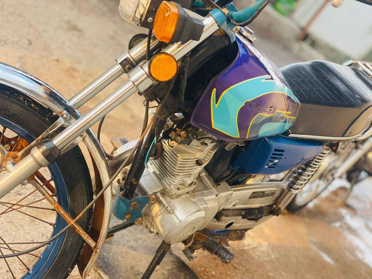 السلام عليكم دراجه برفاز للبيع السعر 350 العنوان بصره كرمة علي الرقم ***********
