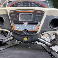 جهاز جري وبيه جهاز هزاز جهاز الجري عاطل فسخته. وما عرفت اشده للبيع 125...