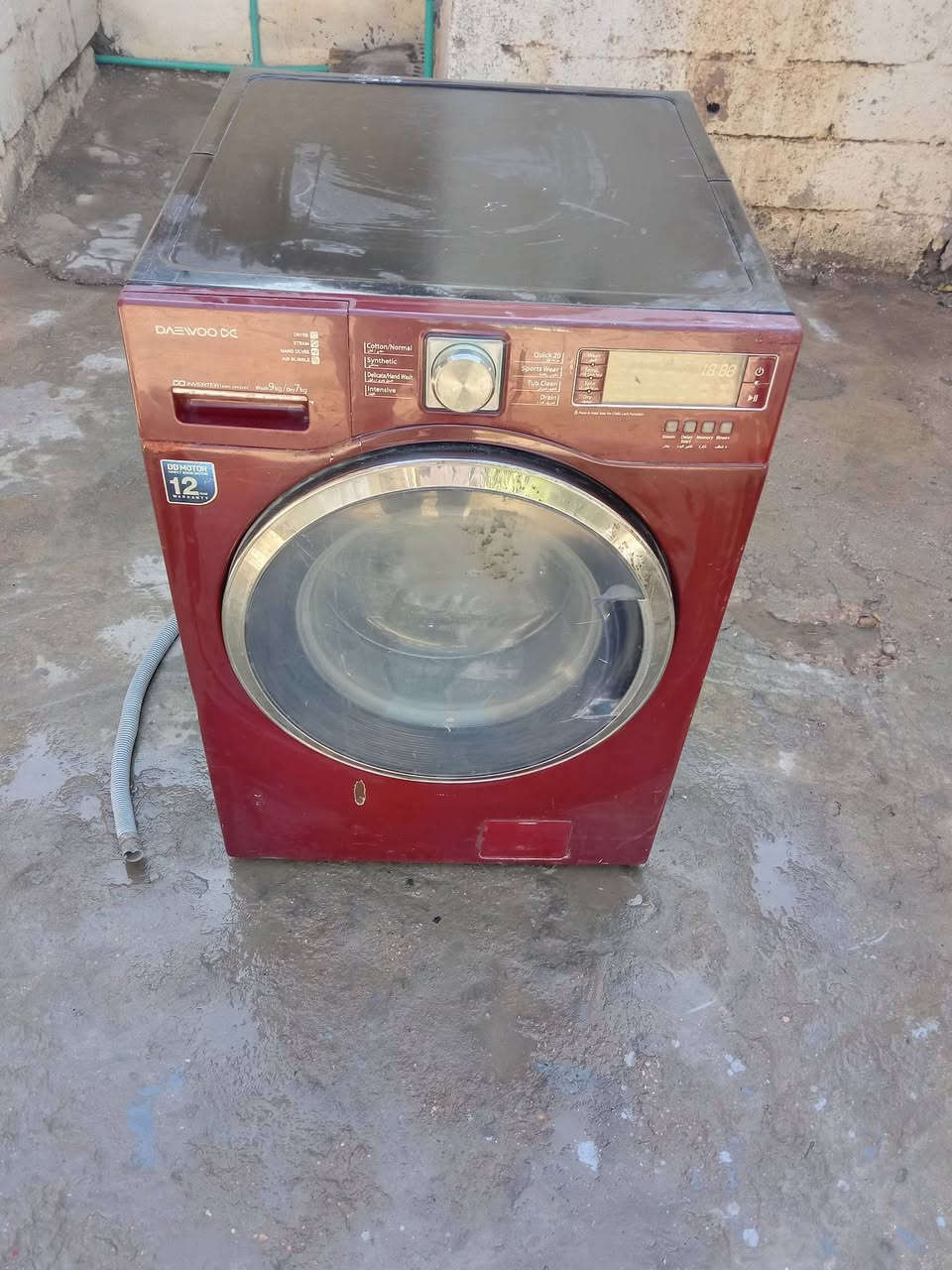 السلام عليكم غسالة ملابس للبيع السعر 65 شاشة للبيع السعر 70 بدون نت نوع شارب حجم 32 هذا ***********
