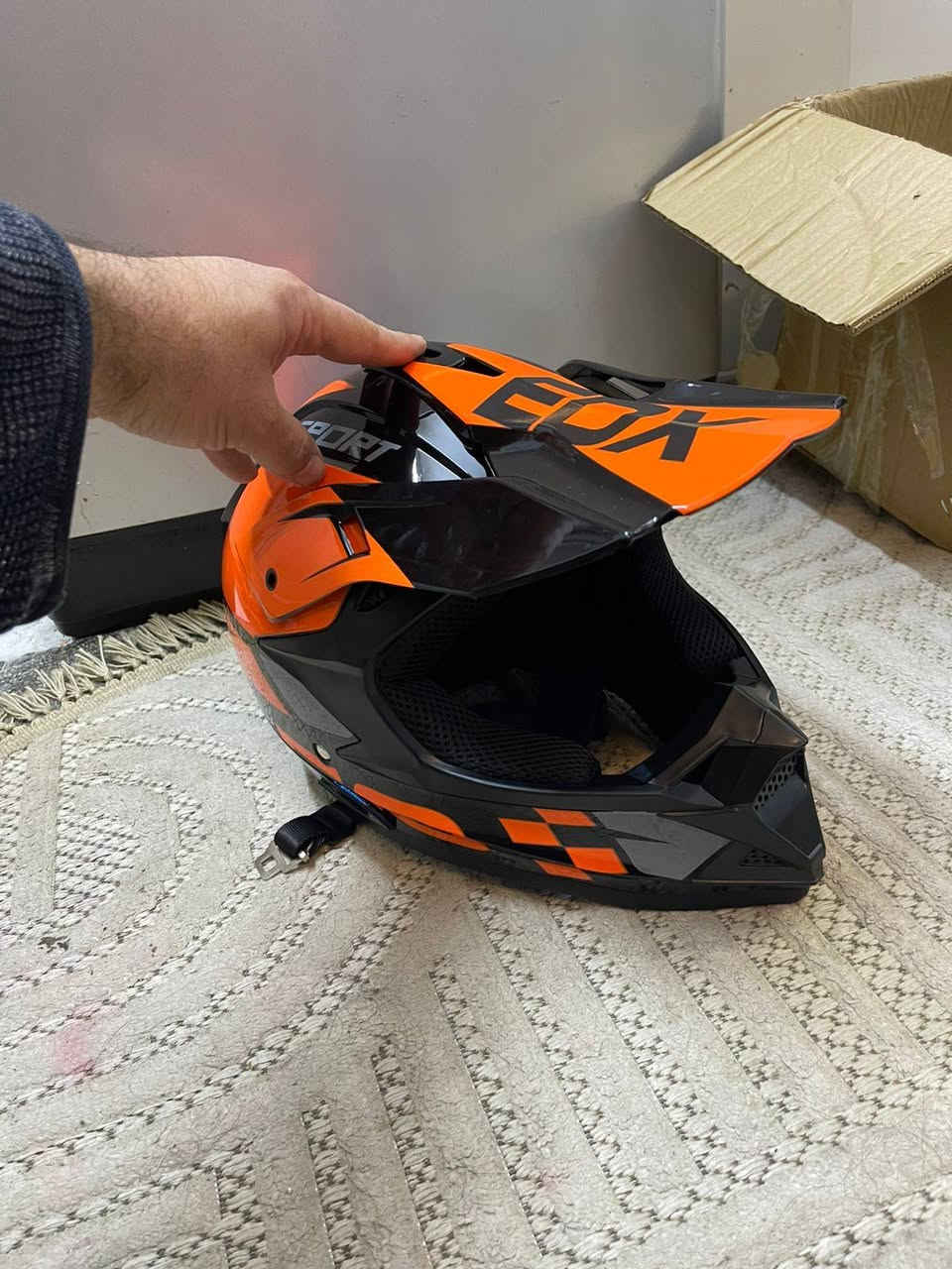 خوذه مع ملحقاته 
نضارات 
لثام
كفوف 
السعر ٤٥


**إذا كنت صاحب هذا الإعلان وتريد حذفه لأي سبب، رجاءا أرسل رسالة إلى الدعم الفني**