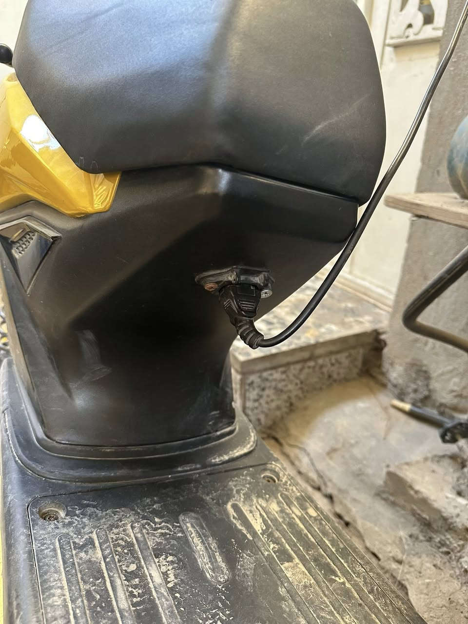 دراجه شحن للبيع ٣بطاريات   قبل شهر  بدلت بطاريات وأمنه الله كلش نضيفه مكاني بغداد إسكان لمنصور ليريد يراسل الرقم ***********
