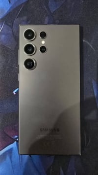 تلفون s24 اللترا ذاكرة 256 تلفون جديدددد اللون اشود طافي وضمان بي بعدة...