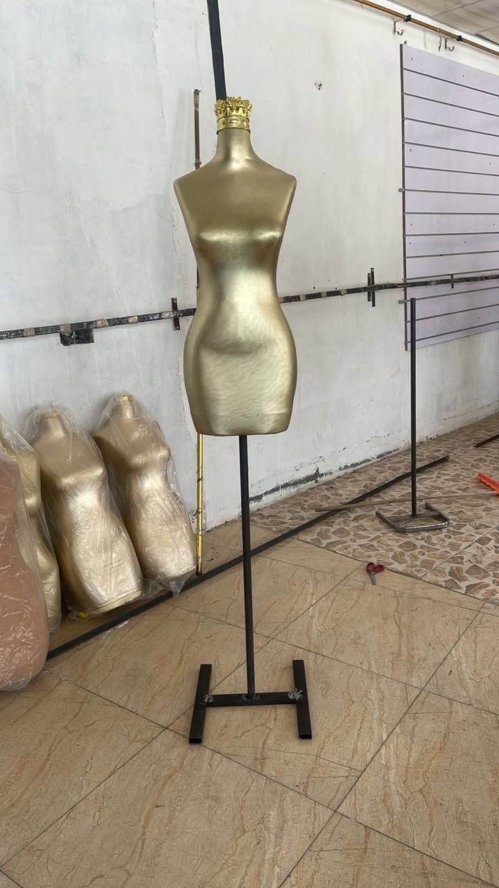 بوكى تازه ى  بلاستيك بؤفروشتن سئ قياسمان هه يه ٣٨و٤٠و٤٢بؤنرخ نامه بنيره يان واتساب و فايبه ر ***********نامه بنيرن شوينمان ده ربه نديخانه كه ياندنمان هه يه
