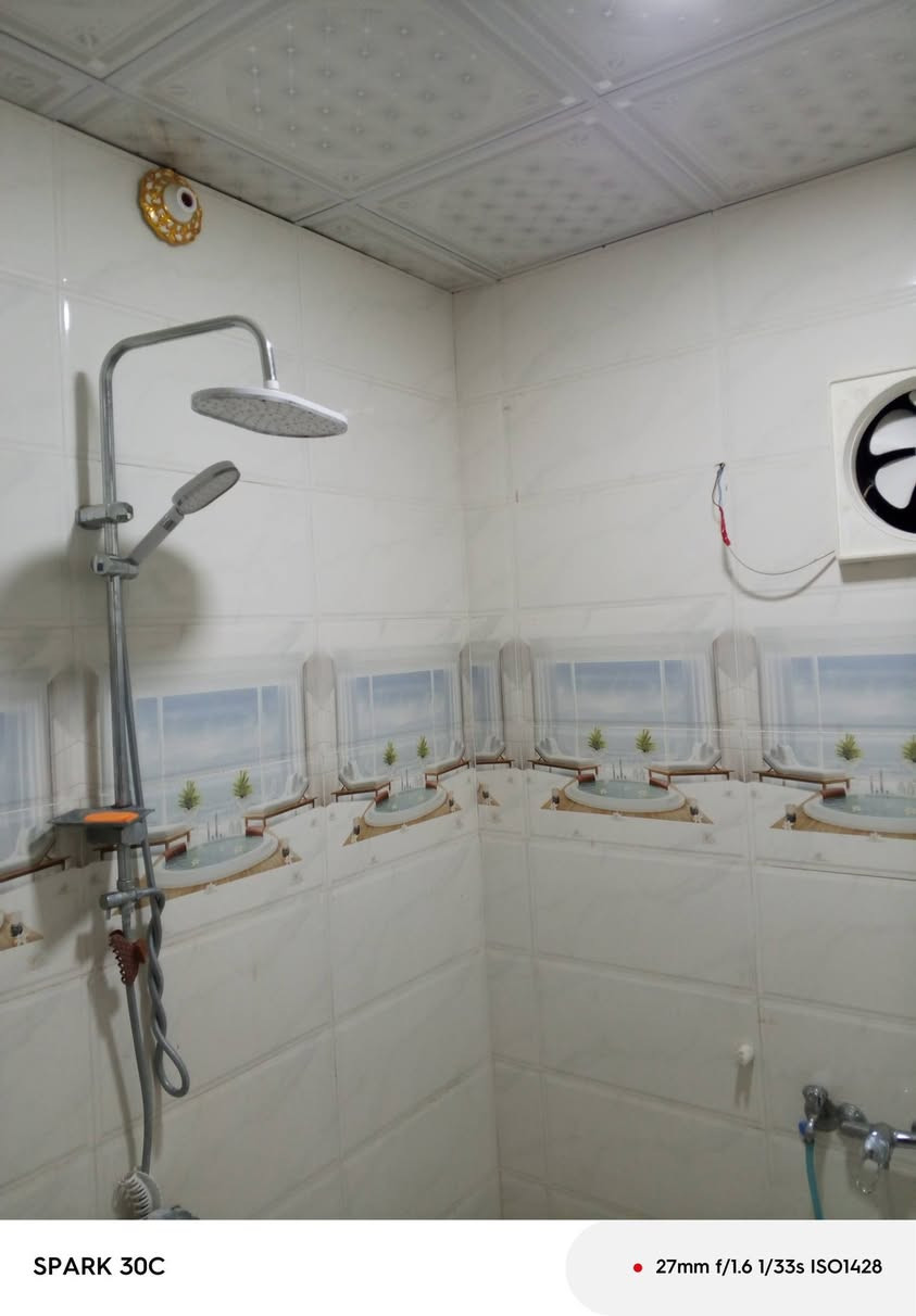 بيت على طريق الدغاره للبيع مراوس عادي مساحته 600 ***********
