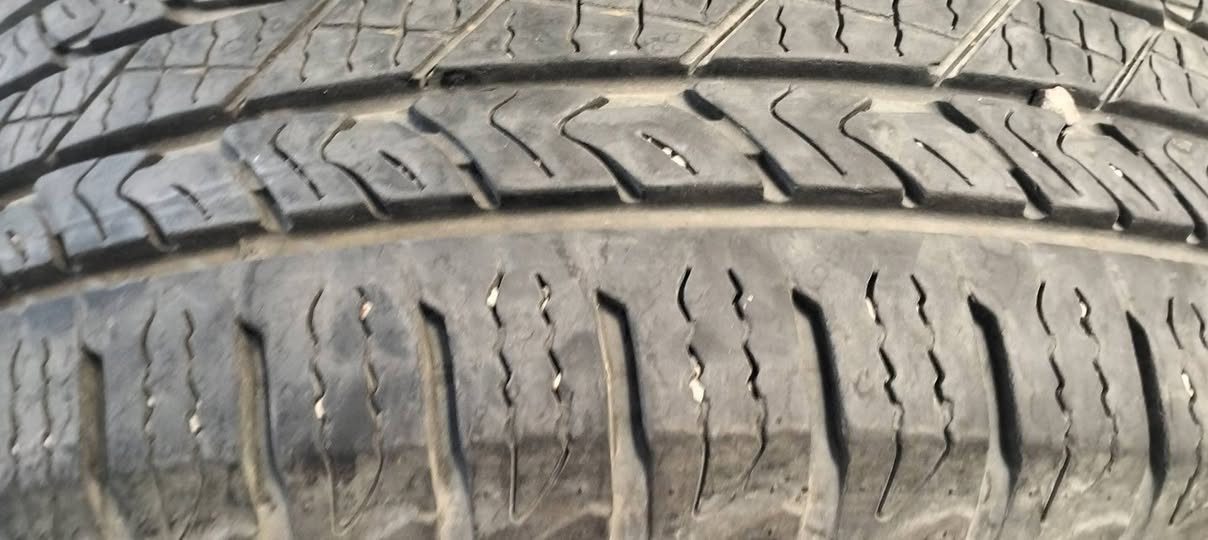 السلام عليكم عندي زوج تايرات اخو الجديد الي يفيدنه ينطيني بيهن سعر حجمهن 18هذا رقمي ***********2 بغداد
