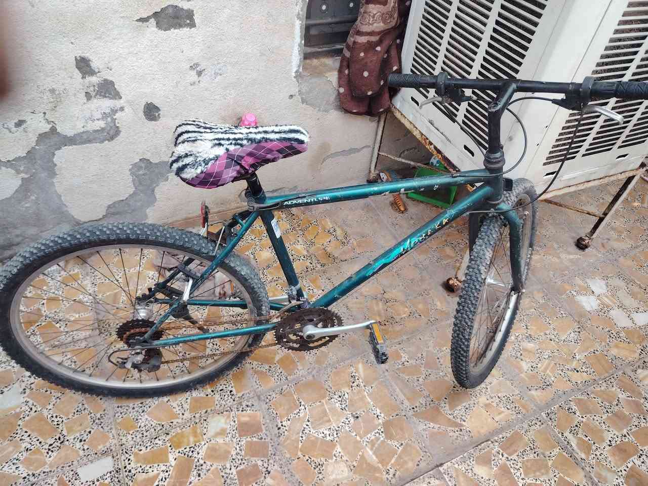 السلام عليكم متوفره بايسكلات ماركات نظافة  جيدا مثل ماموضحه بلصوره اتصال علئ رقم ***********
