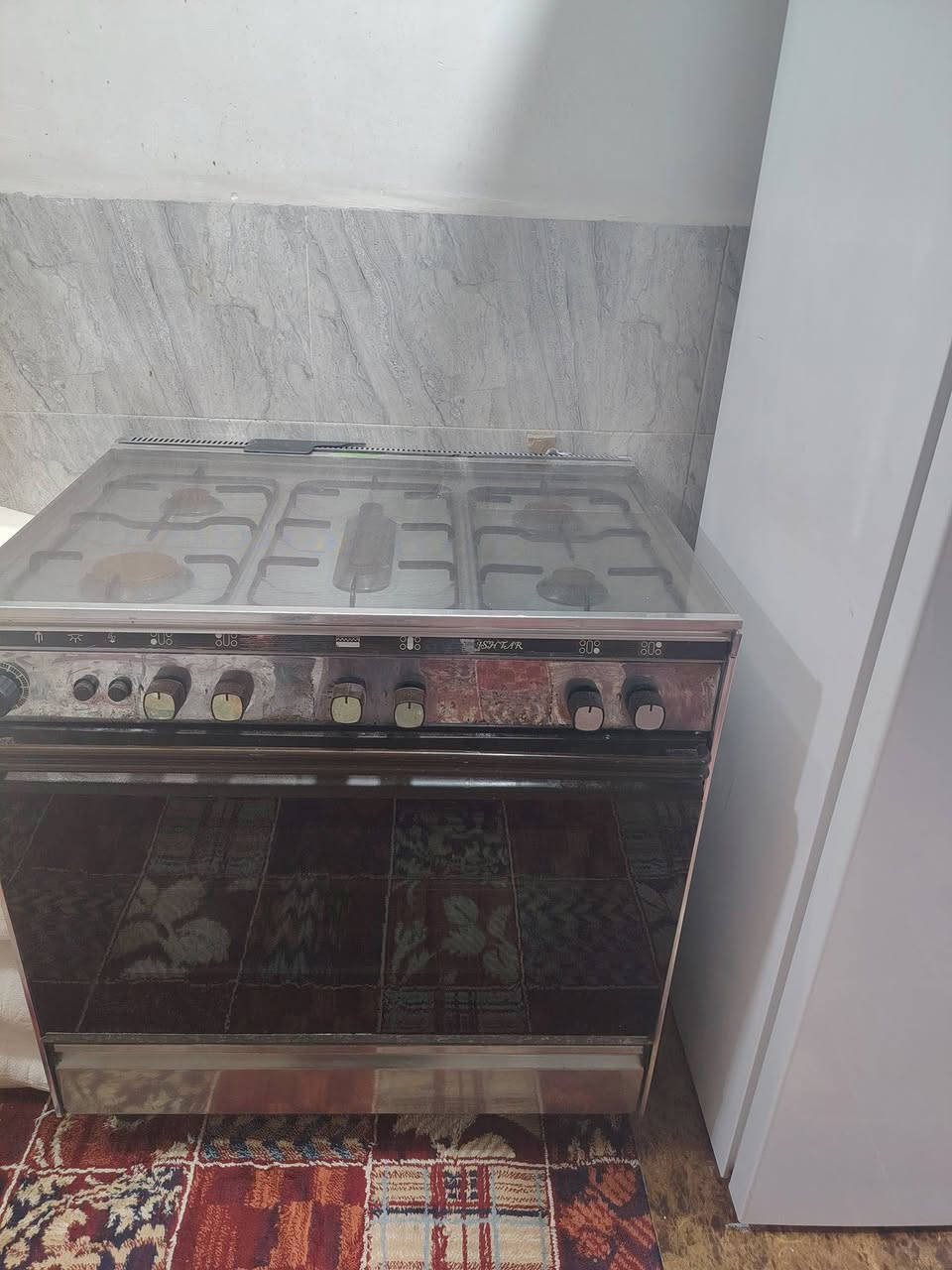 السلام عليكم العنوان لكريعات الرقم *********** بي واتساب
1-  سنك وكاونتر وملاحق مثل مموضع بصور سنك مرمر السعر 325 بي مجال بسيط
2- طباخ خمس عيون نوعيه عشتار السعر 225 بي مجال بسيط على فحص كله شغال بدون نقص شي
3- ثلاجة حديثه نوعيه ميديه نضافه مثل مموضع بصور السعر 725 بيه مجال بسيط للمعلومه جديده مالتهة مليون 250
