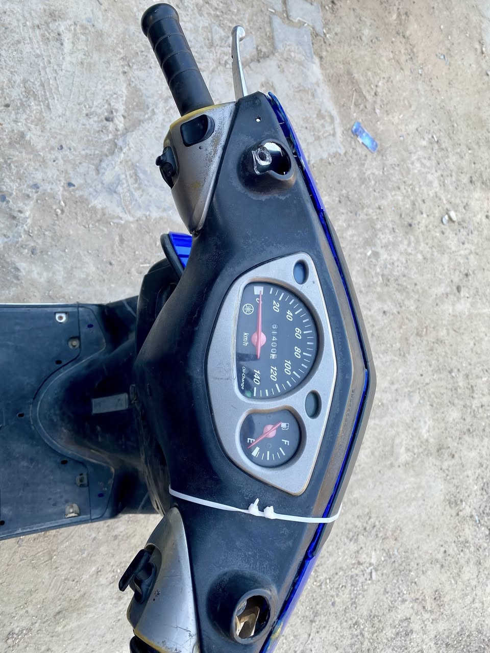 السلام عليكم ورحمة الله 
..
دراجة سكنس نثية 140 شغالة خير من الله سلف شغال .كهربائيات شغالة...نقصهه عرموطة خارطة فقط  السعر275
.. مكاني بغداد الكسره شارع المغرب 
***********
