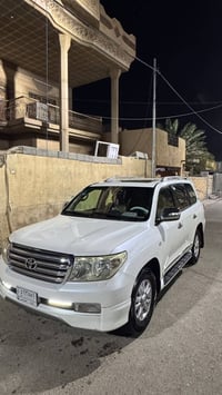 لاندكروزر • ٢٠١١ • V6