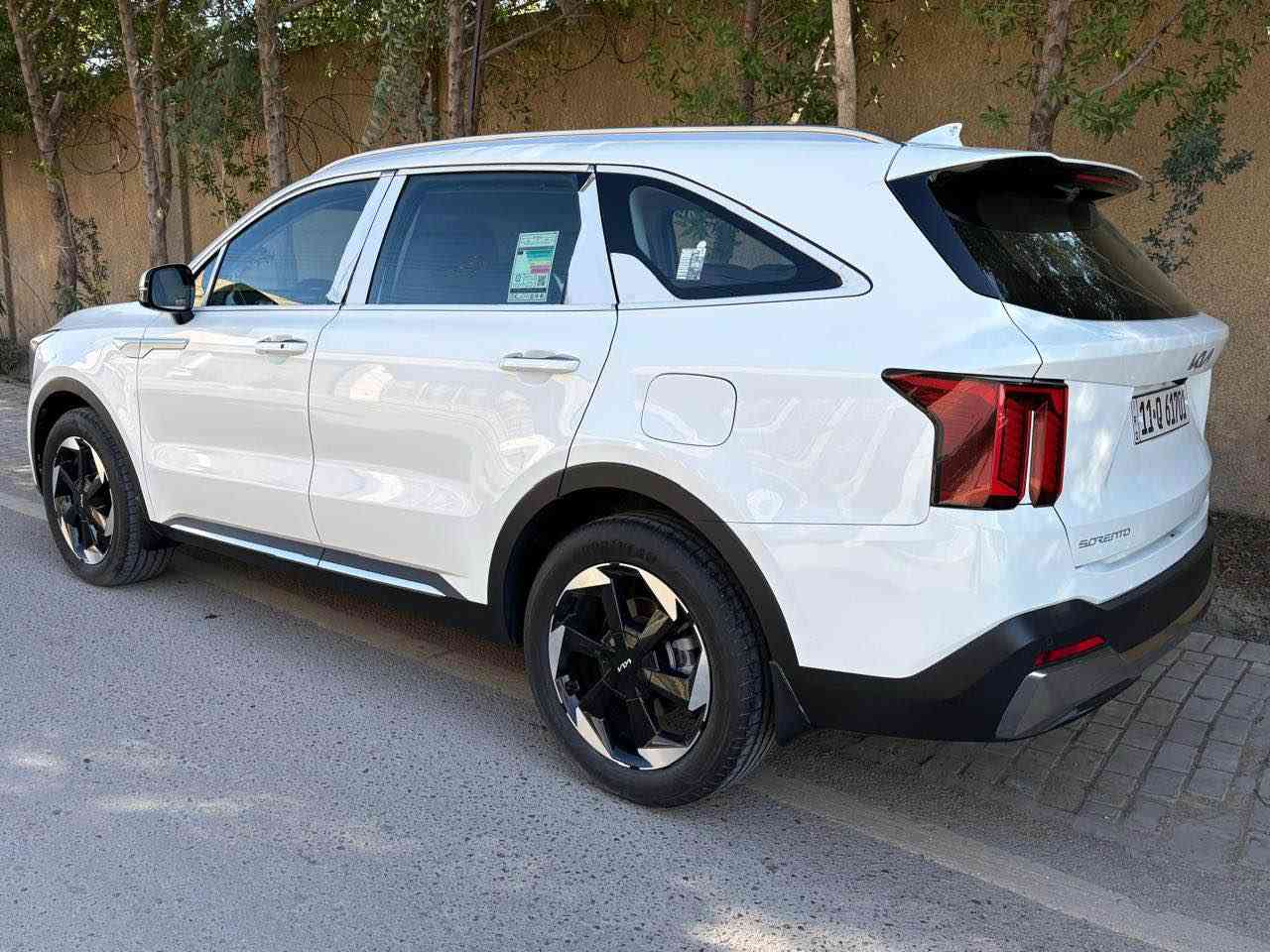 كيا سورنتو 2024 دوليه مكفوله من صبغ والتبديل سياره جديده 
محرك 6 سلندر بردات خلفيه كير ماوس مغلف داخل مالها سياره جديده عل وضع شركه بعدها ويل 19 بصمه فوول عده بنراما ماشيه 16 الف ...
عنوان سياره بغداد 7 ابكار 
السعر ...308... قفل ...
*********** بغداد, العراق
