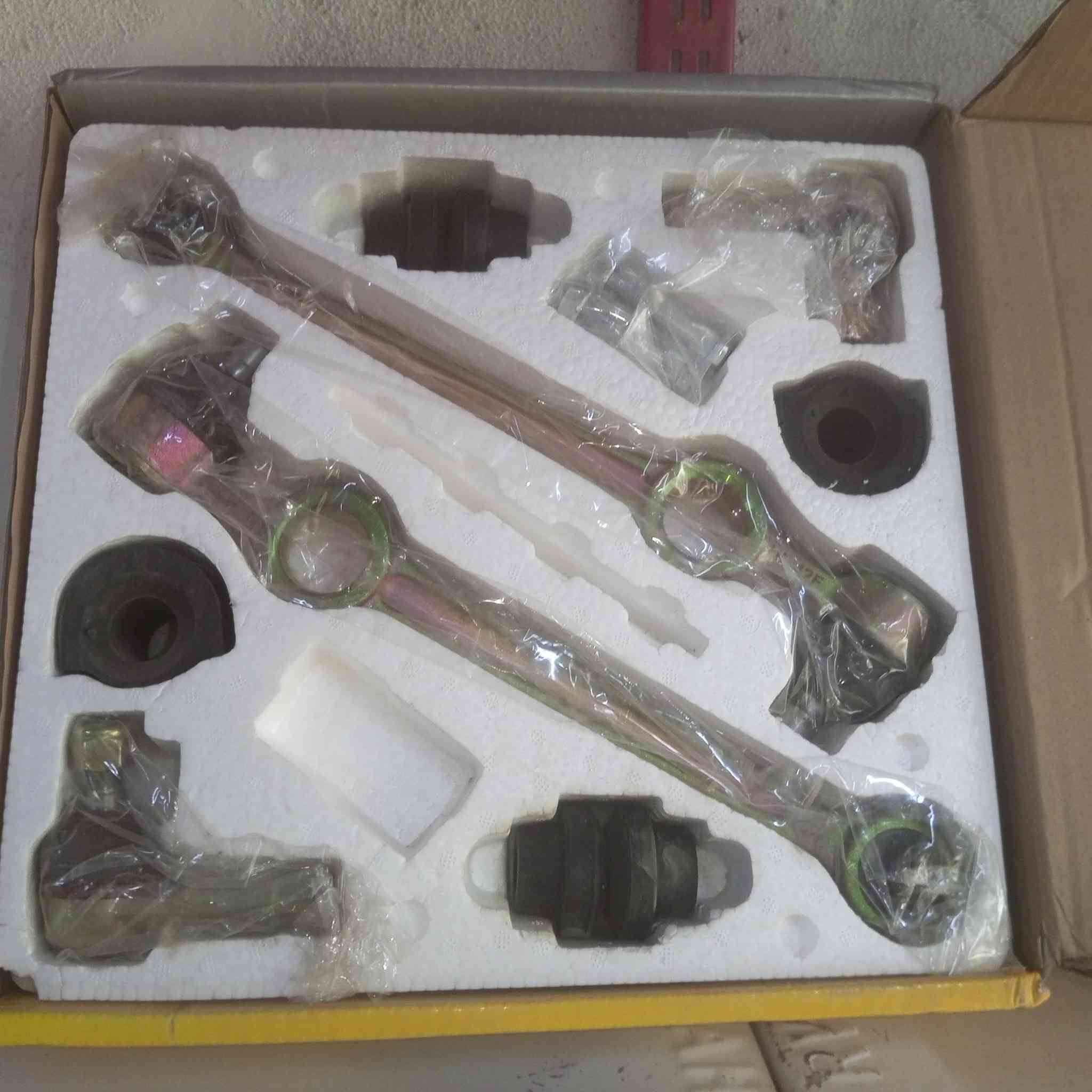 ادوات صيني وايراني
الديوانيه عفك
***********
