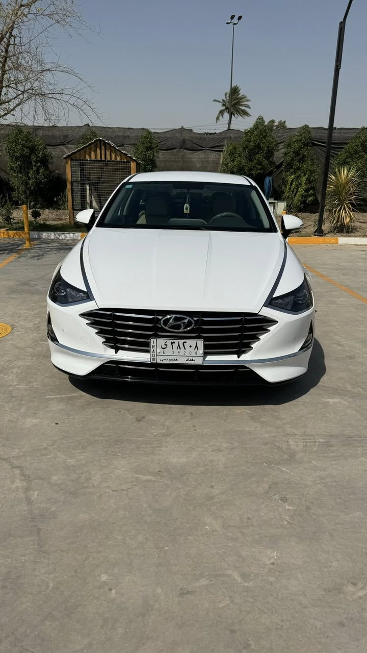 سوناتا ٢٠٢٣ وارد خليجي بدون حادث كلين( فقط تكحيل شخوط دعامية خلفية)
ماشيه ٢٧ الف كيلو متر

مواصفات 

محرك  (٢.٥ )اربعة سلندر

شاشه كار بلي 

تحكم بل منحدرات

اوتو هولد

كروز تثبيت سرعة

كشن سايق كهرباء

خمس وضعيات قياده

دخول ذكي

تشغيل عن بعد

كامرا خلفية

حساسات خلفية

حساسات اماميه 

مري كهرباء

كير دكم

بردات خلفية بلادي

كشن قماش مدوشمها جلد

شفتات ستيرن رياضية

سايد بريك كهرباء

قطعتين تبريد

سعر السياره ٢١٨ وبيها مجال للشراي

مكان السيارة بالمنصور
***********
