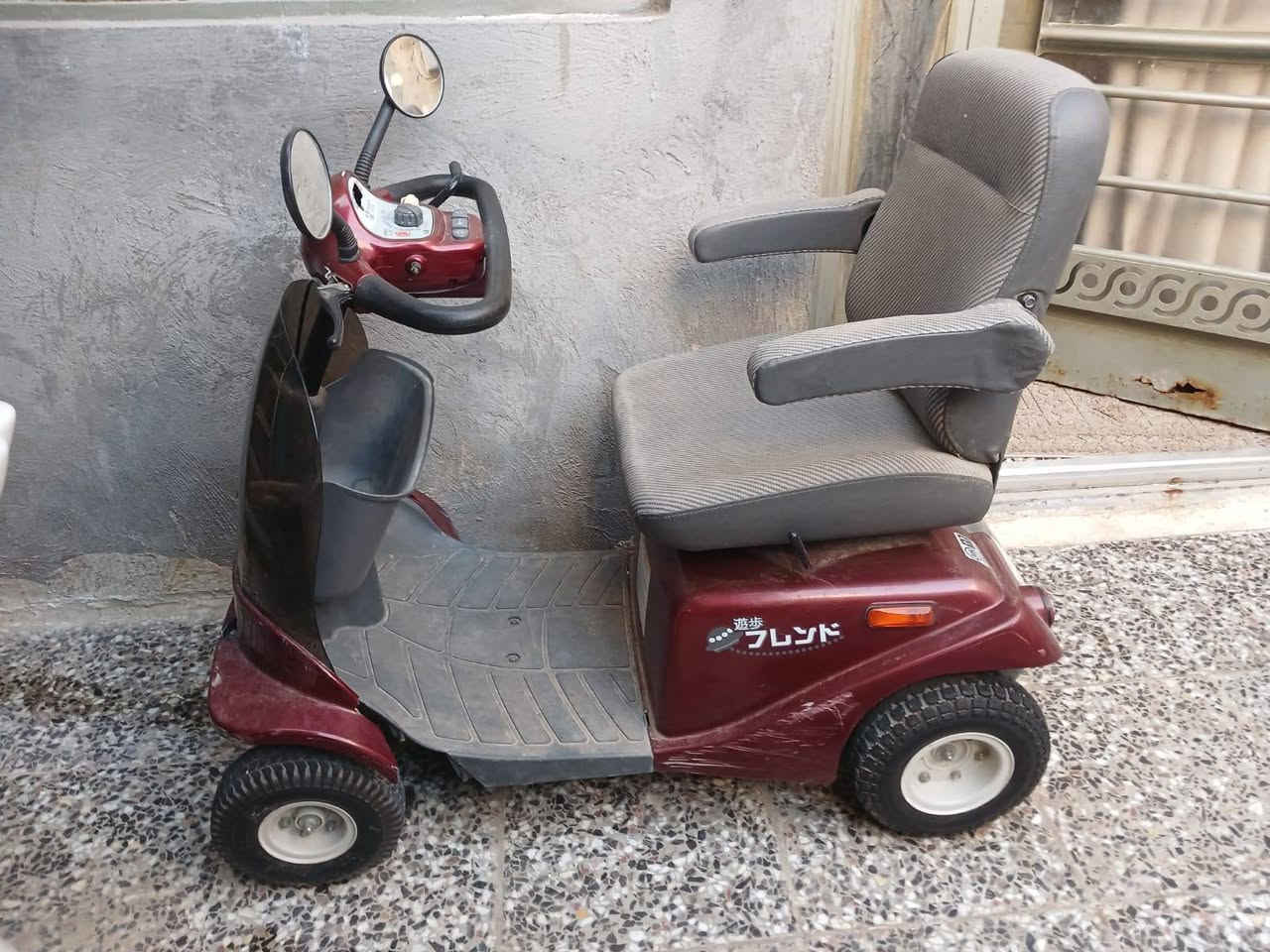 مكلف بالنشر 
دراجة شحن  
استخدام  قليل كما موضح بالصوره للاستفسار الاتصال بصاحب  الدراجة 
***********
