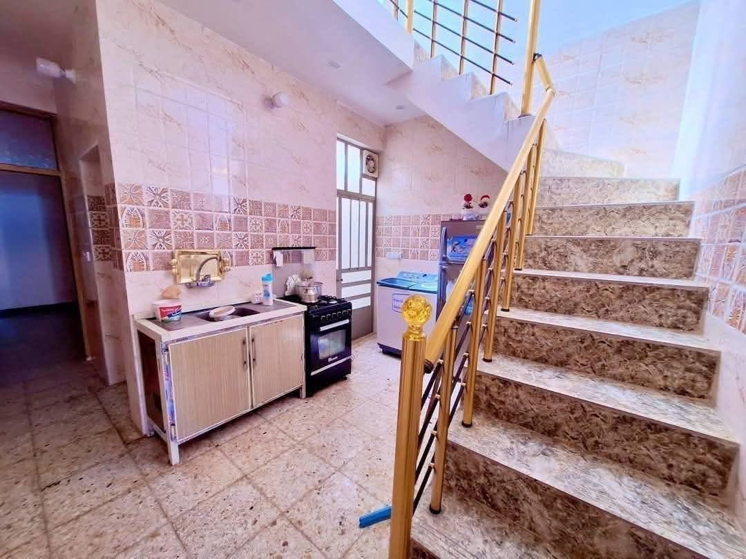 بسم الله ماشاء الله 🤲

بسعر 64 مليون🫴🏻

50 متر طابو ملك صرف  

سكني واقع حال 65 متر 

يتكون 

من استقبال وصاله ومطبخ 

وخدمات 

وغرفتين نوم 2 وحده فوك ووحده جًوه 

بناء جديد2024

استثمار أو سكن 

بغداد منطقه الانتصار قبل  مستشفى حماد شهاب

قبل مرور الحسينيه 

***********
