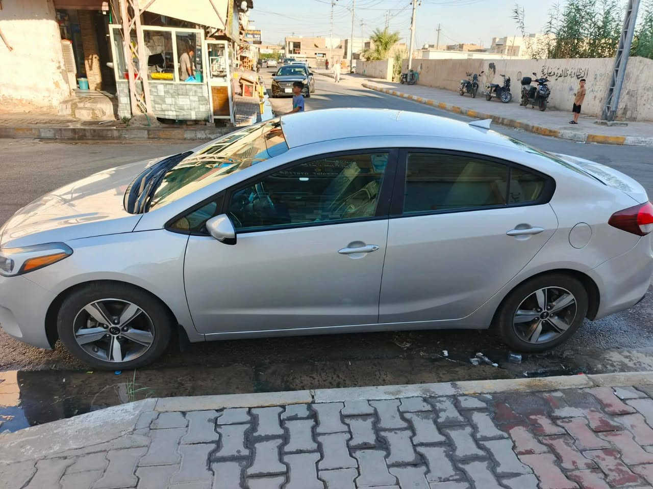 السلام عليكم اخوان سياره فورتي 2018 السياره مكفوله كفاله عامه السياره ما بيها نقص لو برغي رقم بغداد بسمي السنويه لل30 بيها شاشه بلاديه وطبعاً مو كلهن يجي بيهن وبيها قلاب واناره بلقماره بعضهن يجي وسط القماره  السياره وارد امريكي مكفوله من الحادث والصبغ لا داخل ولا خارج العراق السياره 
رايدها ب130 وبيها مجال 
للاستفسار  
***********

