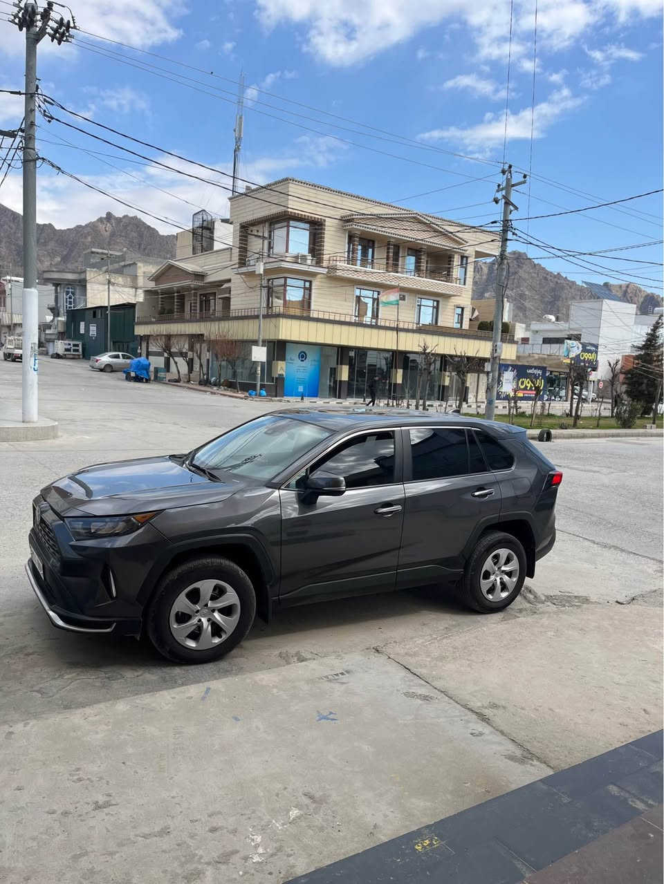 فرۆشتنی خێرا.. 
رافۆر  ٢٠٢٥ دەبل ئەکسل  شاشە گەورە کوشن هیتەر ئاوئنە رادار   . ٨ هەزار مایل رۆیشتوە. رەقم سلیمانی بەناو خۆمە.
بس بونت بۆیاخ . شانسی لای سەکن پەمپە. سەقفی دو  چالی هەیە. 
نرخ٢١٥وەرقە 
*********** رانية, السليمانية
