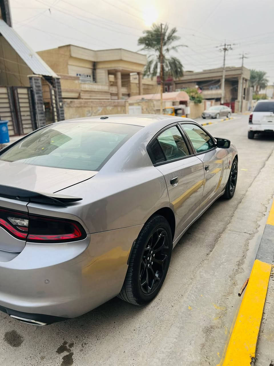 السلام عليكمً دوج جارجر موديل ١٥ بيهه ٣ قطع صبغ بدون ضربه وبدون دواخل جاملغ وبنيد صبغ وجاملغ خلفي كلير رقم بغداد بسمي سياره جاهزه من كلشي 

السعر ١٦٥  مكان السيآره بغداد 

***********
— في ‏بغداد‏.
