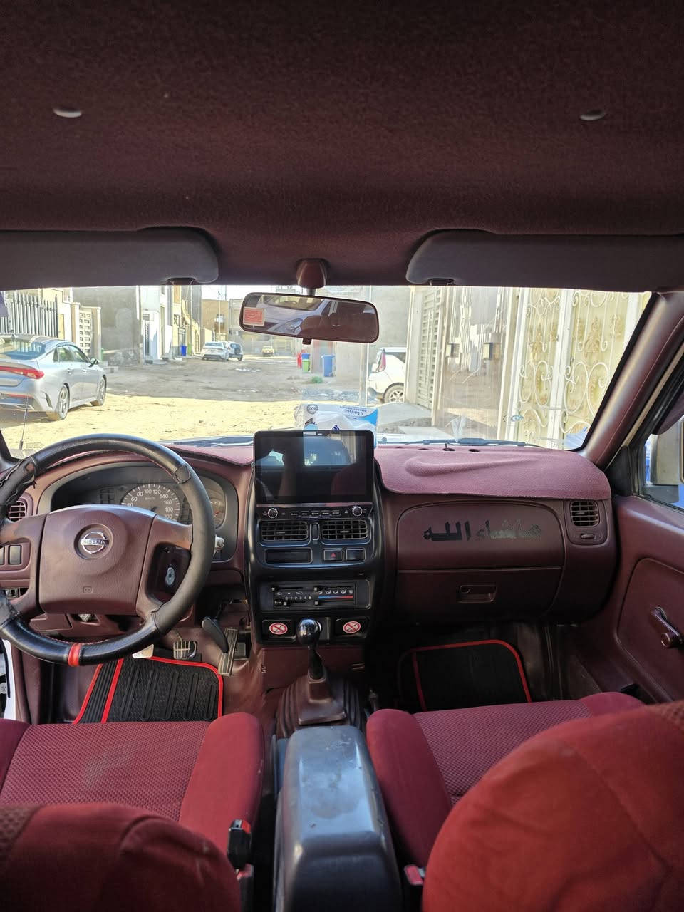 السلام عليكم سيارة نيسان شبوط 2008 للبيع
سياره نضيفه. محرك 2400 جديد 
صدر جديد
دبلات جديده
تايرات جديده
منظومه غاز شغاله
رقم انكليزي بغداد
شاشه 
كامره خلفيه 
سنويه بأسمي تحويل شوكت متريد
 
السعر 110. 
الاتصال. ***********
