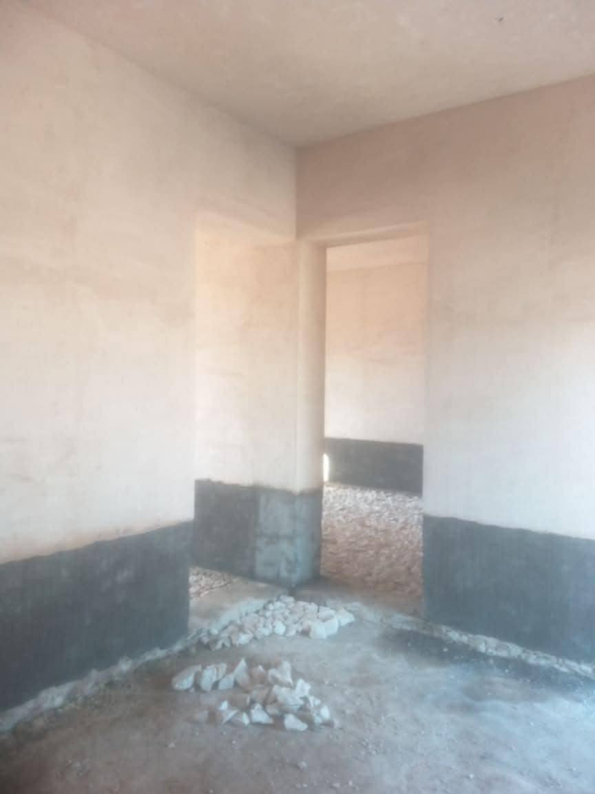 السلام عليكم 
شغل سطار وصب ارضي متفرغ حاليا .. 

***********
