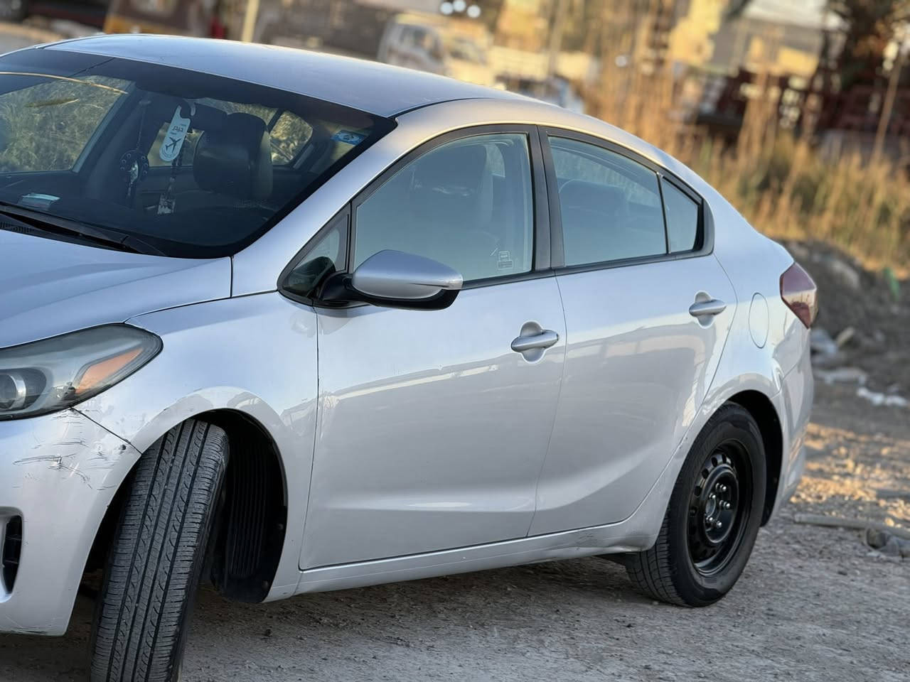 السلام عليكم
كيا فورتي 2018
سلفر باسمي شخصيا تحويل مباشر
أمريكي ليبل واحد كل السياره عدا البنيد 
حادثها بنيد وخشم جاملغ
سياره كلش نضيفه واحلا من الصور 
مال جناي كير كفاله 
مكينه 2000دوش لا تنقيص ولا تبخير كفاله 
لغد شاصي ايرباكات كله سليم ع وضع الشركه
السعر 126وبيها المجال وبلخدما 
مكاني بغداد 
للستفسار اكثر (***********)
مكلف بلنشر
