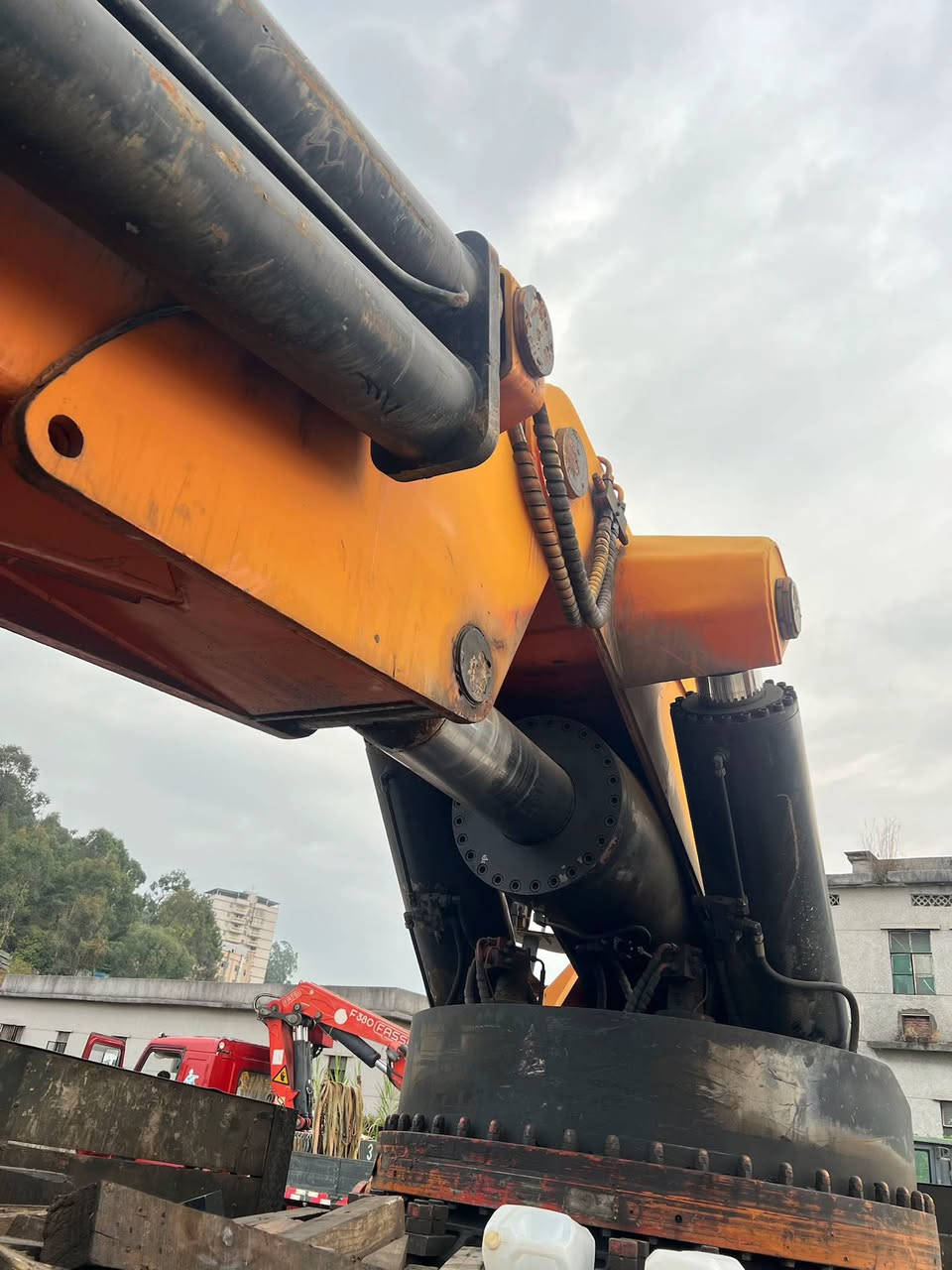 200ton Large hydraulic crane Five-section hydraulic telescopic


**إذا كنت صاحب هذا الإعلان وتريد حذفه لأي سبب، رجاءا أرسل رسالة إلى الدعم الفني**