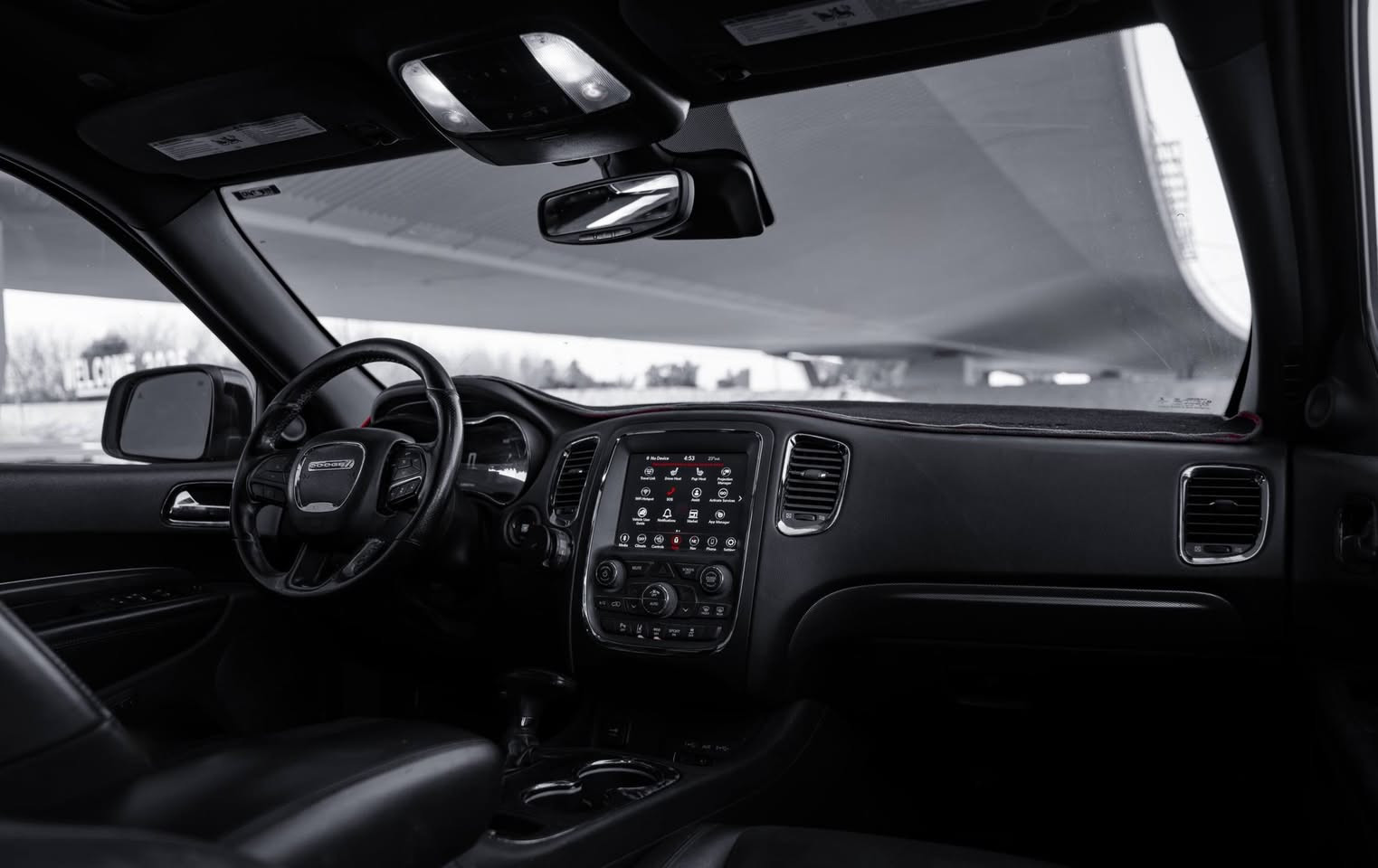 مرحبا
دورنكو ار تي 2020 للبيع 
محرك V8 5.7
السيارة فول مواصفات اعلى نسخة ار تي بلاك ادشن مكحلة
ماشية 110 كيلو متر تقريبا 
السيارة كير مكينة صدر حدادة مكفول نظيفة حتة جيك انجن مابيها 
بيها كم قطعة صبغ ٤ تقريبا وكم تكحيلة تفحص وتشوف 
حادثها جاملغ الصدر صور موجودة ايرباك صدر وستيرن ومرجعهن بلادي 
السعر 25 الف رايدها 
عنواني بغداد كرادة
وتساب ***********
