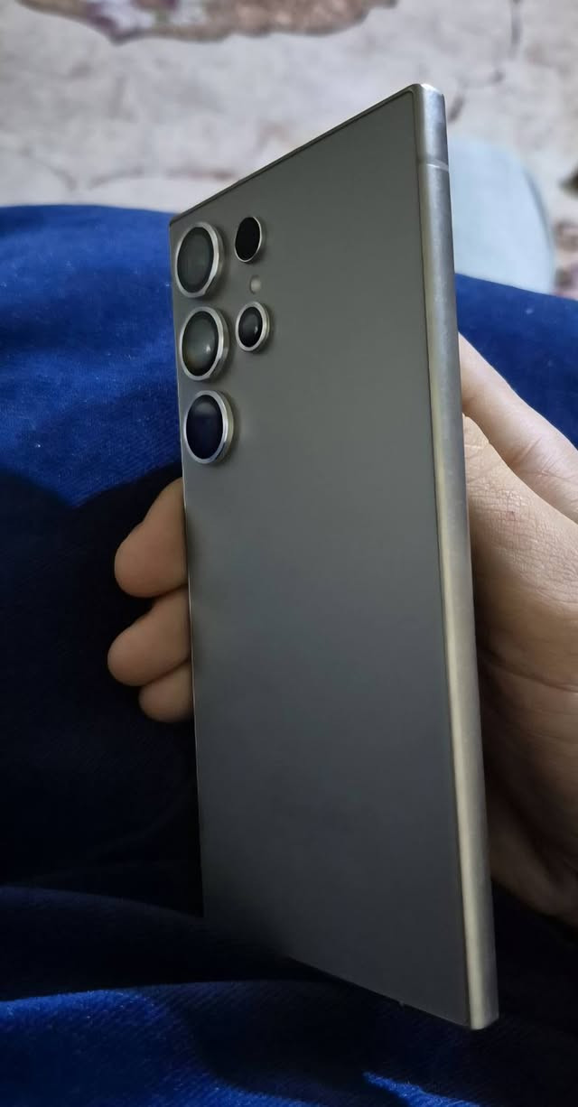 S24الترا ذاكره 512 
كامل ملحقات لجهاز استخدام قليل ونضيف 
وكالة عين لفهد كارت لشاشه 
سعره ١٠٥٠ وبي مجال 
وبي مجال للشراي مكاني بغداد لدوره 
***********
***********
