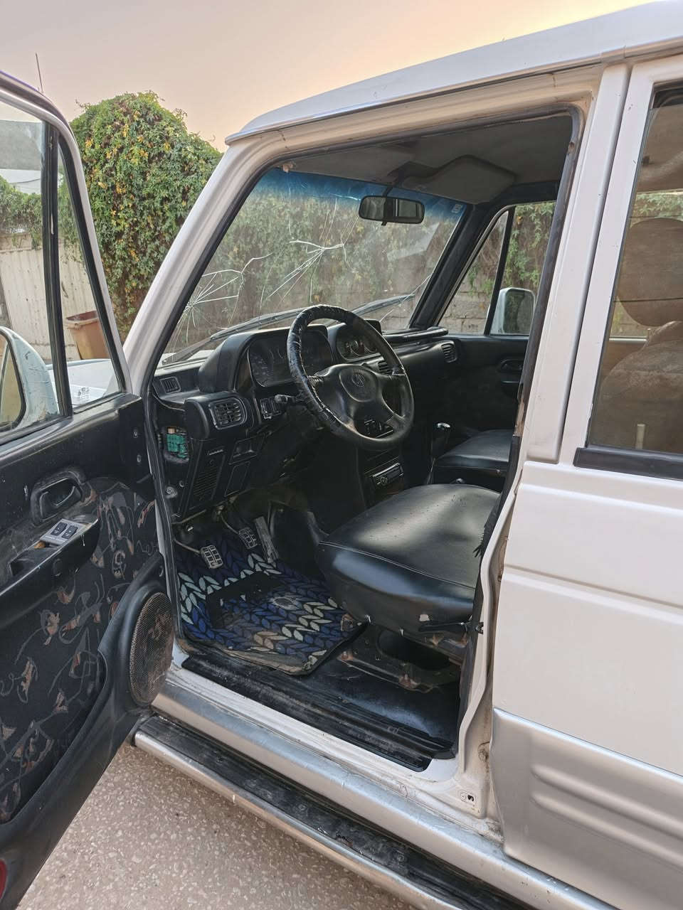 السلام عليكم كالوبر موديل ٢٠٠٢ باسمي السيارة بلادية جاهزة وكل شي شغال بس التبريد مايشتغل السعر ٤٨ للاستفسار *********** المكان الحلة
