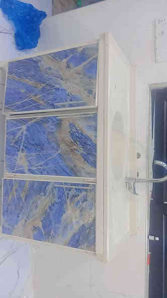 مكلف بل نشر هذ رقم.       350الف صحيبو*********** مكان حزيران 
كونتر 3قطع نضيف مترين ونص سنك متر ونص
