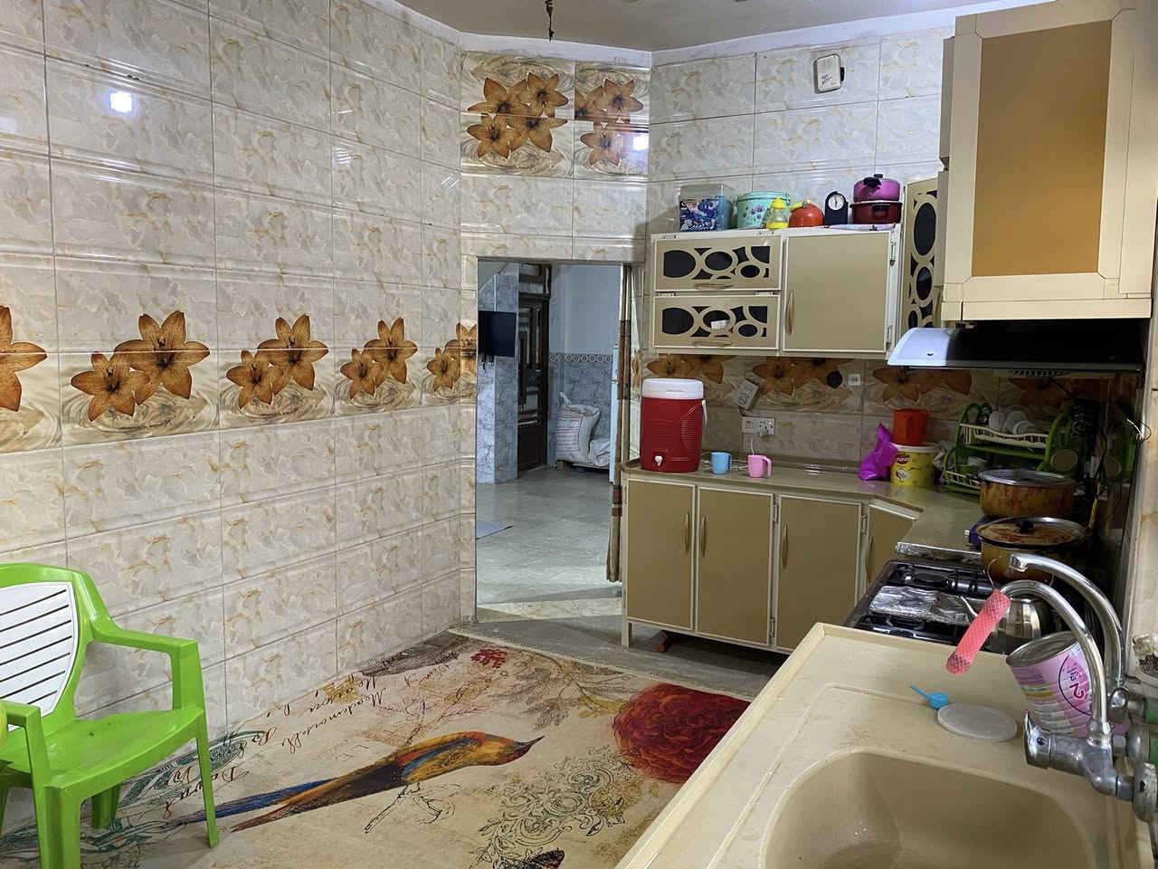 بيت للبيع المكان الجمعيه شارع التلعفرين  المساحه ١٧٠ متر يحتوي ع غرفتين وصاله وستقبال ومطبخ مجمع صحي باقي التفاصيل داخل الفيديو للستفسار ***********
