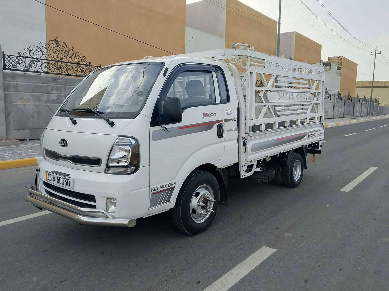 اسلام عليكم كيه فحل للبيع موديل 2021 رقم  بابل  السيارة جديده محور تاير خلفي ماشيه 150 تبريد مكينه جديده سدر تخم تاير بيها بنيد مبدل بدون دواخل مكان السيارة كربلاء المقدسة السعر 150 للستفسار ***********
