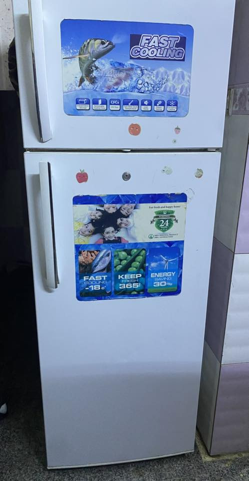 السلام عليكم عندي ثلاجتين الماروني 24 قدم مابيها شيء بس مجموعه نضيفه والماطور شغال والكشر نضيف والبيضه  19 قدم شغاله مابيها شي الوحده 100 الف وبيها  مجال مكاني الامين الثانيه سكينه الزراعي شارع المكاتب


**إذا كنت صاحب هذا الإعلان وتريد حذفه لأي سبب، رجاءا أرسل رسالة إلى الدعم الفني**