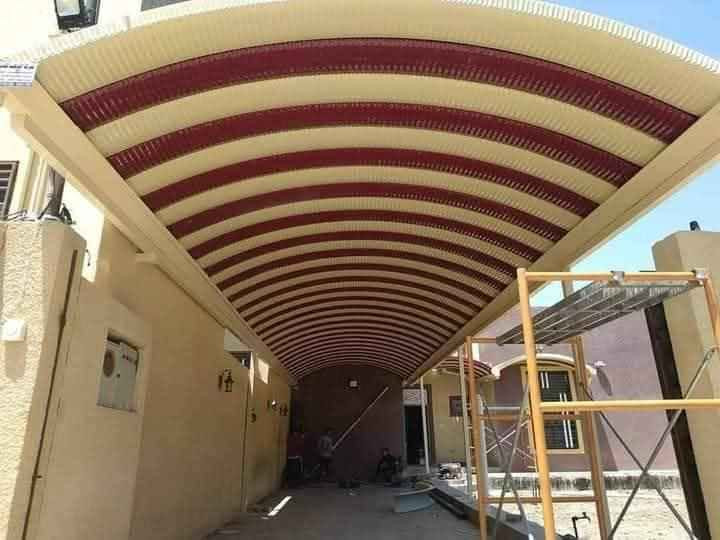 ♛ كَــــنَــــف لسقائف الكي سبان ♛
✨ *دقة تحميك.. هيكل متين وظل آمن* ✨
بإدارة **المهندس محمد الحداد**، نقدم لكم أعلى مستويات الجودة والضمان في تنفيذ مشاريع مظلات وسقائف الكي سبان، بتصاميم هندسية حديثة ومدروسة تناسب جميع المساحات وتتحمل كافة الظروف الجوية.
🔰 المواصفات الفنية المعتمدة لدينا:**
1️⃣ نظام السواقي (المزاريب):**
 * متوفر بجميع القياسات وبسمك قوي **(2 ملم)**.
 * مدعوم بـ "بوري مسطرة" 4 إنج (سمك 2 ملم) أسفل الساقية لمنح الهيكل قوة مضاعفة ومنظراً جمالياً متناسقاً. 💪
 * **نظام الطلاء:** طلاء احترافي بـ 3 طبقات؛ طبقة من "أوكسيد الحديد" كحماية أساسية ضد الصدأ، تليها طبقتان (2 قاط) باللون الأبيض الناصع، أو حسب اختياركم. 🎨
**2️⃣ ألواح الكي سبان (K-Span):**
 * نعتمد سمك **0.5 ملم** الذي يجمع بين المتانة العالية والوزن المثالي ليعطي مظهراً فخماً وعصرياً لبيتك. 🏡
 * عزل تام للحرارة ومقاومة مطلقة لتسريب المياه.
 * طلاء مزدوج (وجهين: أعلى وأسفل) لضمان العزل التام، مع توفر كافة الألوان والقياسات المطلوبة.
**3️⃣ طريقة الكبس والتثبيت الهندسي:**
 * يتم التثبيت ببراغي قوية أحجام **(19 و 17)** حسب الحاجة الهندسية.
 * تُكبس الألواح بمعدات وأدوات مخصصة لضمان التماسك الكلي.
 * يتم النصب النهائي باستخدام **براغي حجم 10 عازلة للماء** لمنع أي رطوبة أو تسريب مستقبلي. 💧
💰 **الأسعار (شاملة المواد والعمل - كرستة وعمل):**
 * 📍 **داخل المحافظة:** 35 ألف دينار للمتر المربع. 👌
 * 🚚 **المحافظات الأخرى:** 40 ألف دينار للمتر المربع.
🌟 **لماذا تختار "كَنَف"؟**
 * إشراف هندسي مباشر وتخطيط دقيق (بإدارة المهندس محمد الحداد).
 * كادر فني متخصص يضمن لك الدقة، المتانة، والسرعة في الإنجاز.
 * خدمة مريحة: لا داعي للقلق، نحن نأتيك حتى باب بيتك لأخذ القياسات وتقديم الاستشارة مجاناً!
📥 **للحجز والاستفسار:**
📞 رقم الهاتف: ***************
أو راسلنا مباشرة عبر رسائل الصفحة وسيقوم كادرنا بتلبية طلبك فوراً. عمارة, ميسان
