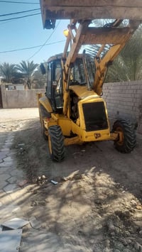 حفارة جي سي بي موديل ٢٠٠١ جاهزه للعمل كير راجر مكينه مضخه خير من الله ...