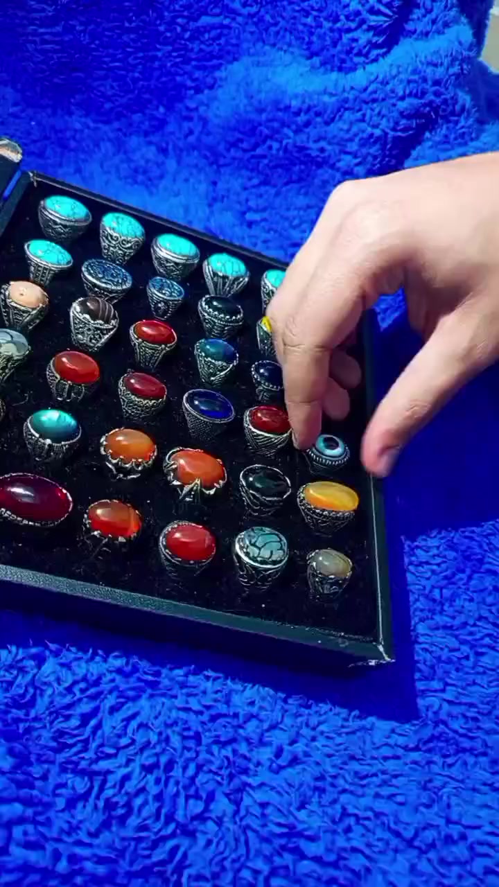 🎉💎 عروضنا معكم ما بتوقف 💎🎉
🔥🔥 العرض الأول 🔥🔥
ولساتنا معكم بكل جديد ومميز 🥳✨
اكتشفوا أحدث الصياغات وأرقى التصاميم مع أجمل الأحجار الكريمة التي تضيف لمسة من الأناقة لكل إطلالة 🌟💍
✨ كل قطعة عندنا فريدة ومميزة وبس عندنا!
📌 الفضة عيار خفيف مختم 925
📍 تواجدنا: جرمانا – ساحة الكرامة
🚚 شحن لجميع المحافظات بالقدموس
📞 للاستفسار مسنجر 
🎁 هدايا العيد المثالية للأهل والأحباب
💫 خلي العيد هذا السنة يلمع مع أجمل المجوهرات من عندنا!
#عيد_سعيد #عروض_العيد #مجوهرات #فضة925 #ستايل_راقي #أحجار_كريمة #جرمانا #هدايا_العيد #لمسة_أناقة #


**إذا كنت صاحب هذا الإعلان وتريد حذفه لأي سبب، رجاءا أرسل رسالة إلى الدعم الفني**