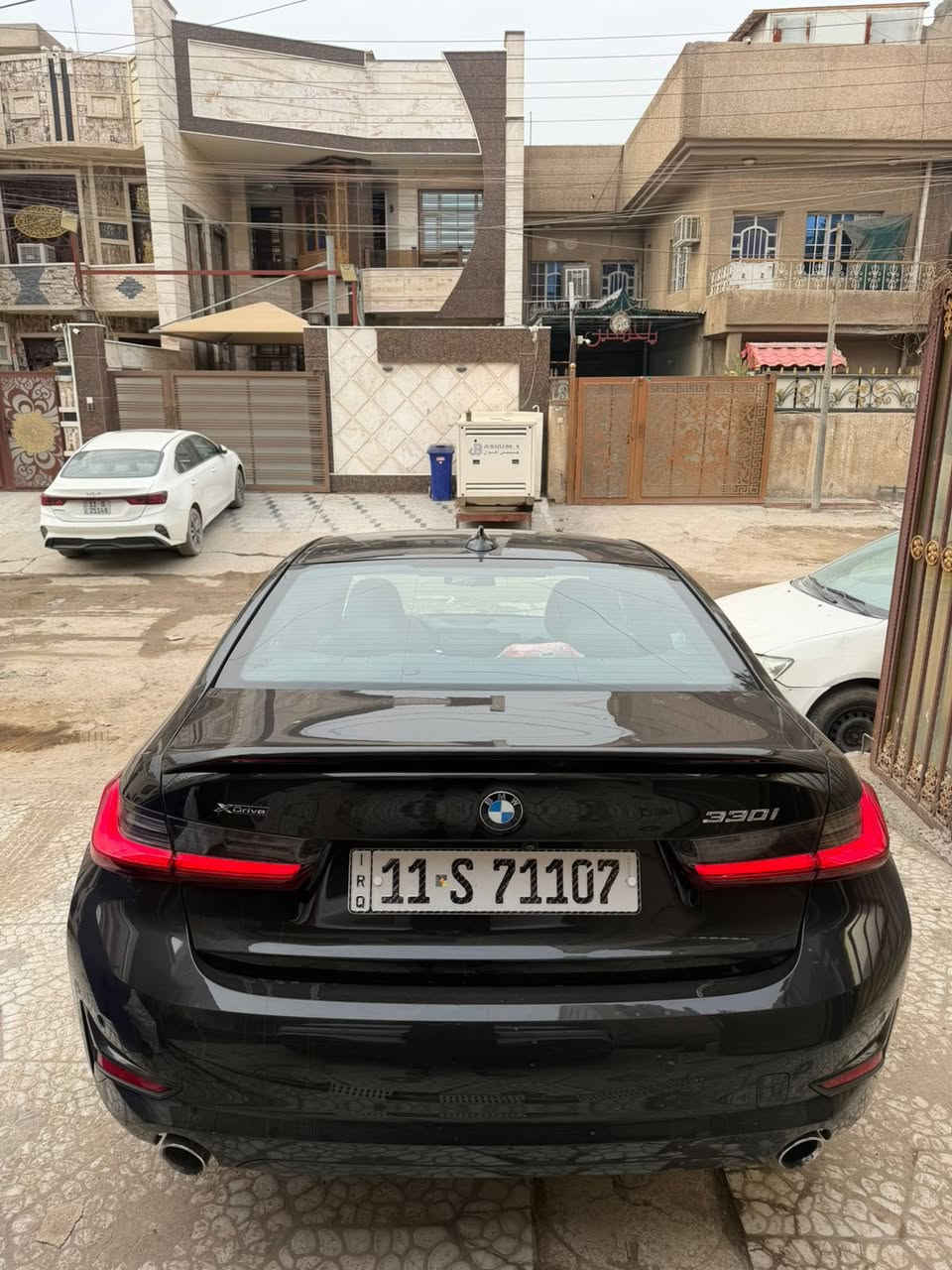 بسم الله الرحمن الرحيم
سيارتي الجميله للبيع فقط bmw 2021 رقم بغداد
مواصفات / 

فول 1/1 للاخير عدا الداتا شو 

تدفئه كشنات 
خزن ميوري 
شاشه دجتل 
فول للعين 
ماشيه 25 الف 
بدون نقص برغي واحد كامله للاخير 
حادث / نص بنيد فقطط + جاملغ امامي مبدل 
بدون شواصي بدون لغد كفاله
السعر 248 وبيها مجال 
مكاني بغداد البنوك 
***********
