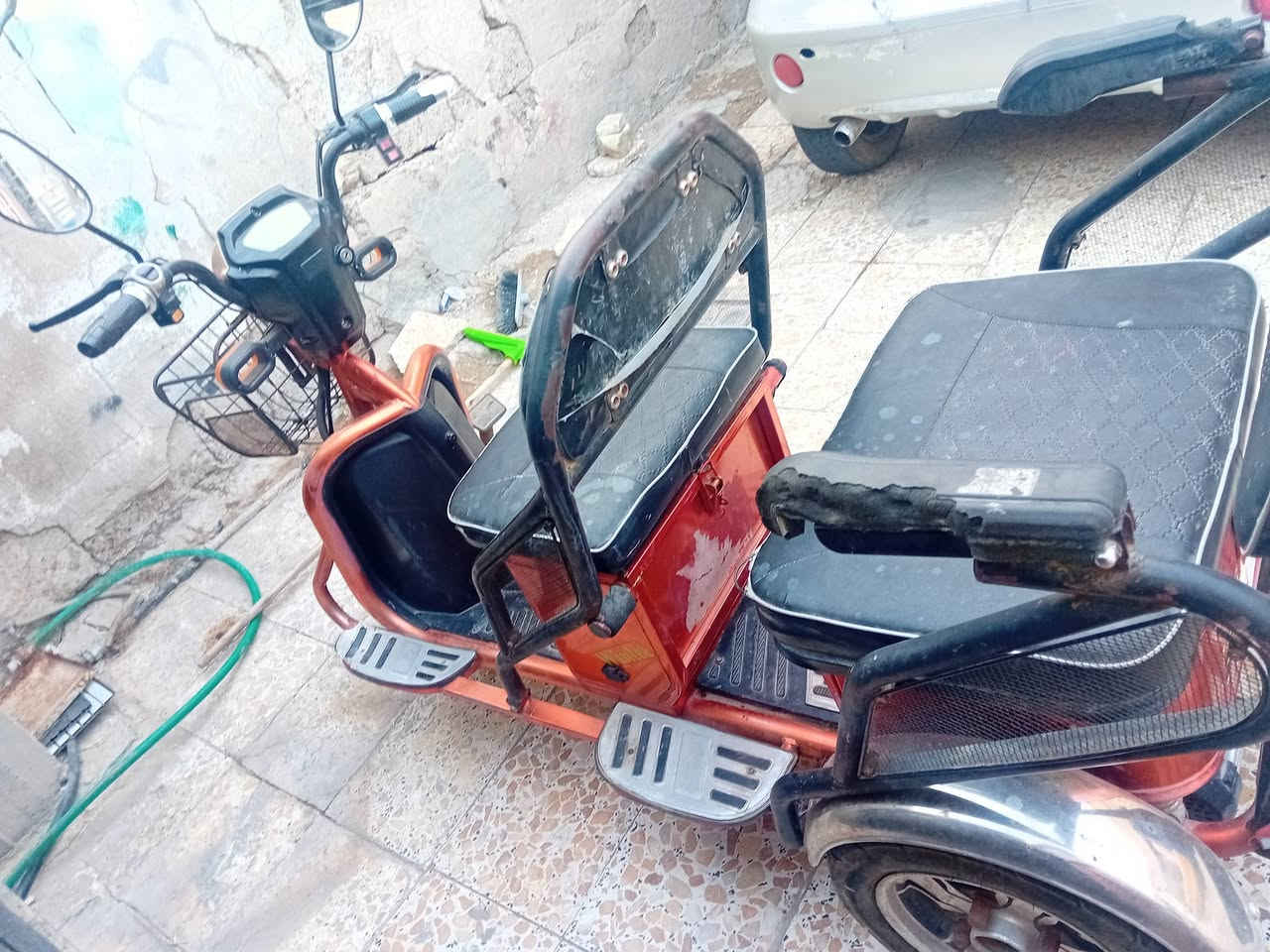 دراجه للبيع ٣تايرات باتريات ٥خمسه نمره ٣ السعر ٤٢٥وبيها مجال المكان بغداد الحسينيه الاستفسار ع ***********
